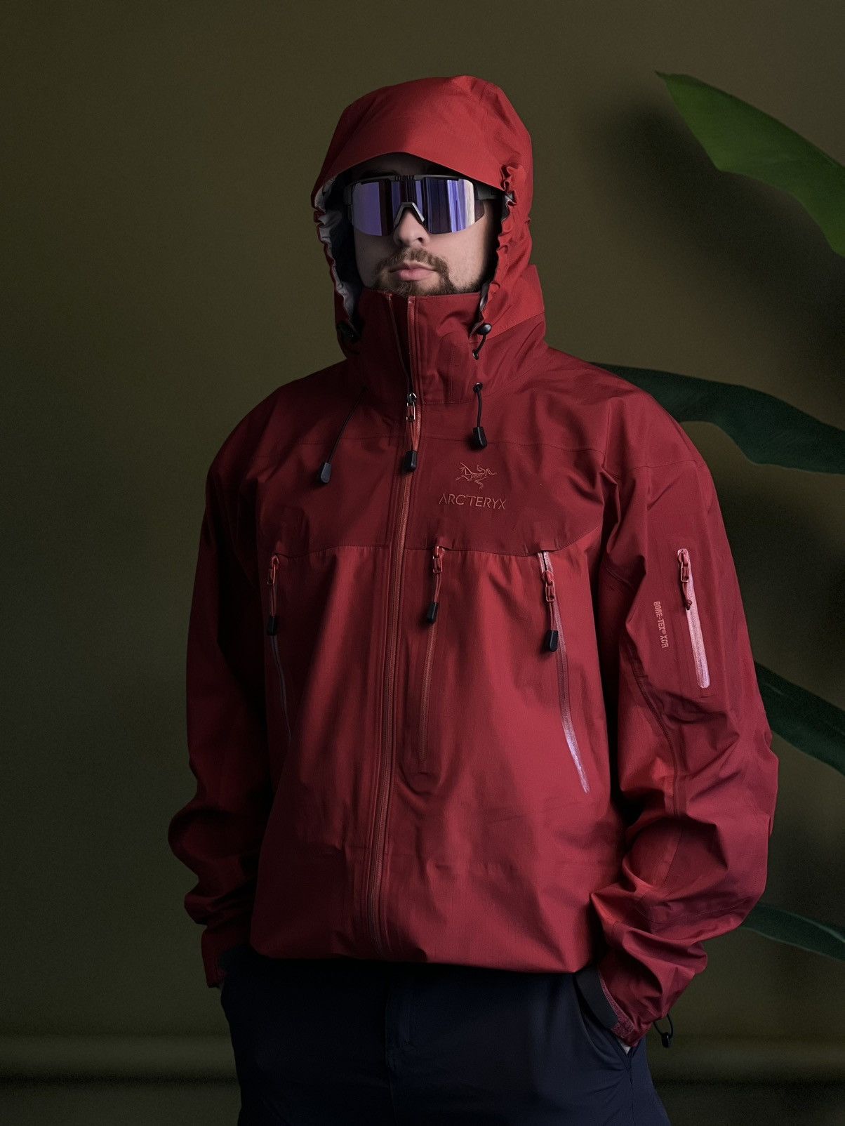 Arc'teryx × Vintage Arc’teryx Alpha SV Gore-Tex XCR Jacket Red Size L Canada Size US L / EU 52-54 / 3 - 6 Thumbnail