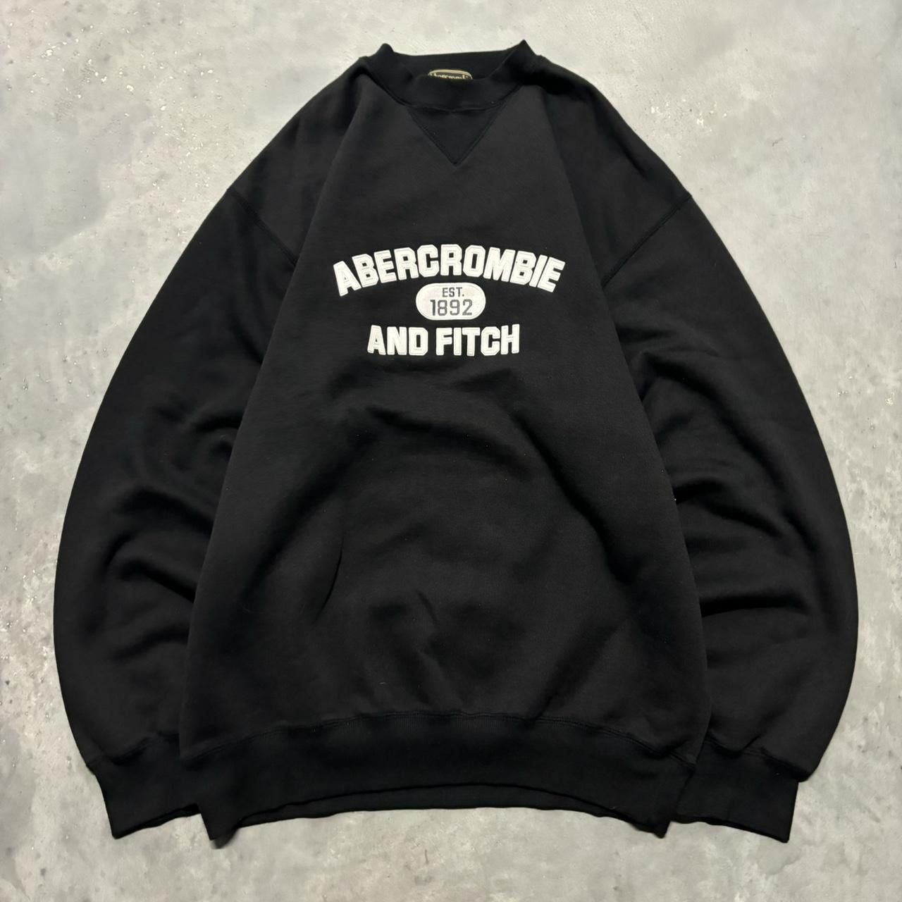 Crazy Vintage Y2K/2000s Black Abercrombie & Fitch Spellout Essential Crewneck!
