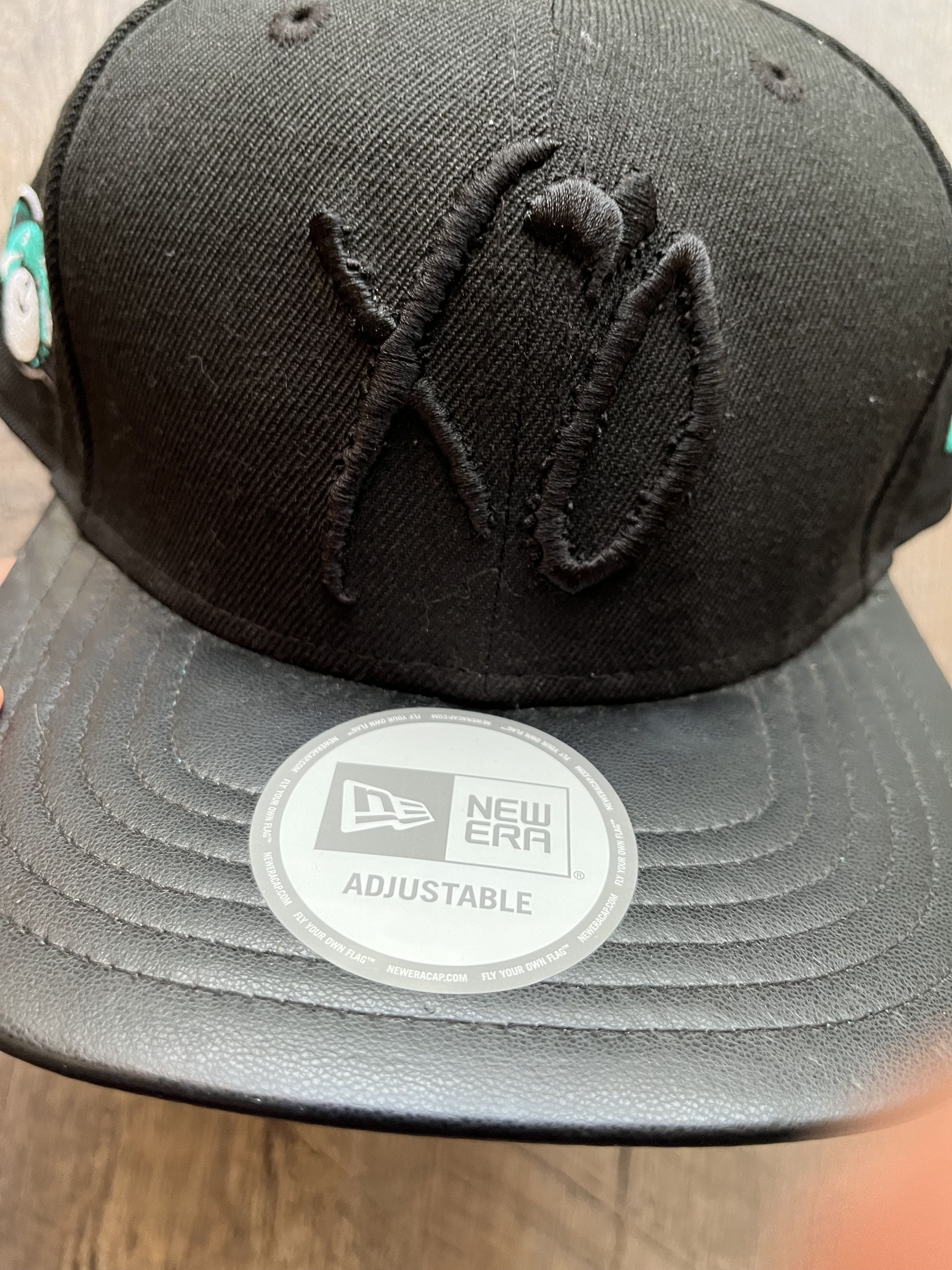 The Weeknd New Era Xo The Weeknd Kissland hat Size ONE SIZE - 3 Thumbnail