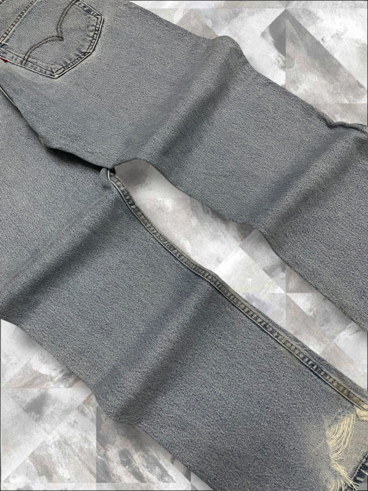 Levi's Vintage Clothing Vintage Designer Levis 505 Distressed Cloud Blue Denim Size US 30 / EU 46 - 13 Thumbnail