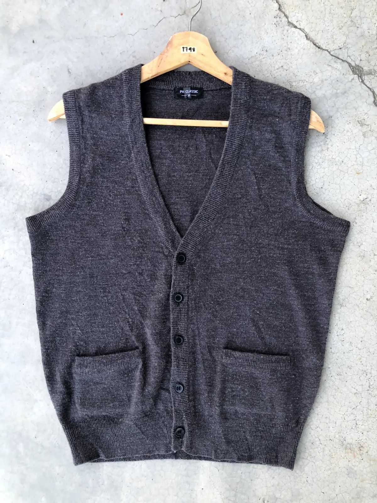 Designer × Homespun Knitwear Grey V-Neck Sweater Vest Cardigan With Pocket Size US M / EU 48-50 / 2 - 1 Thumbnail