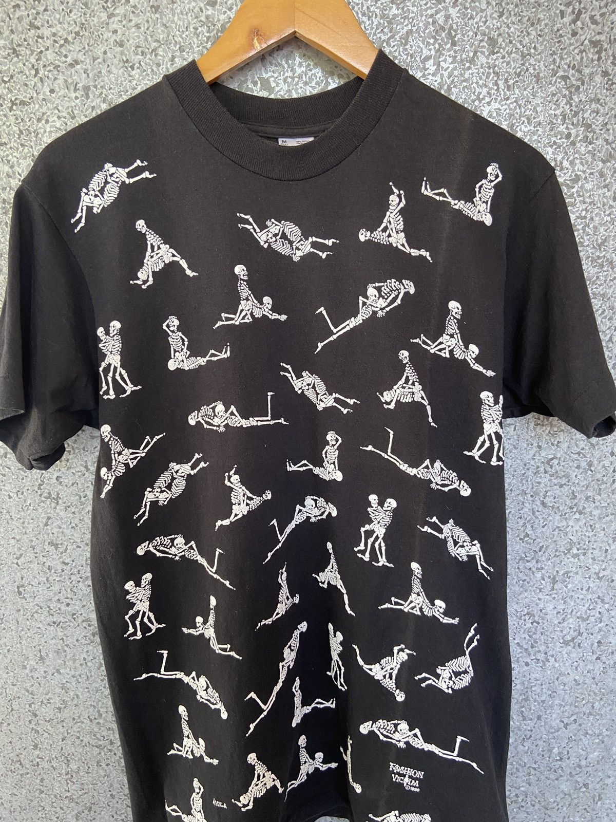 Fashion Victim 🔥 Vtg 90s Vintage Fashion Victim tee skulls Sex position Size US M / EU 48-50 / 2 - 2 Thumbnail