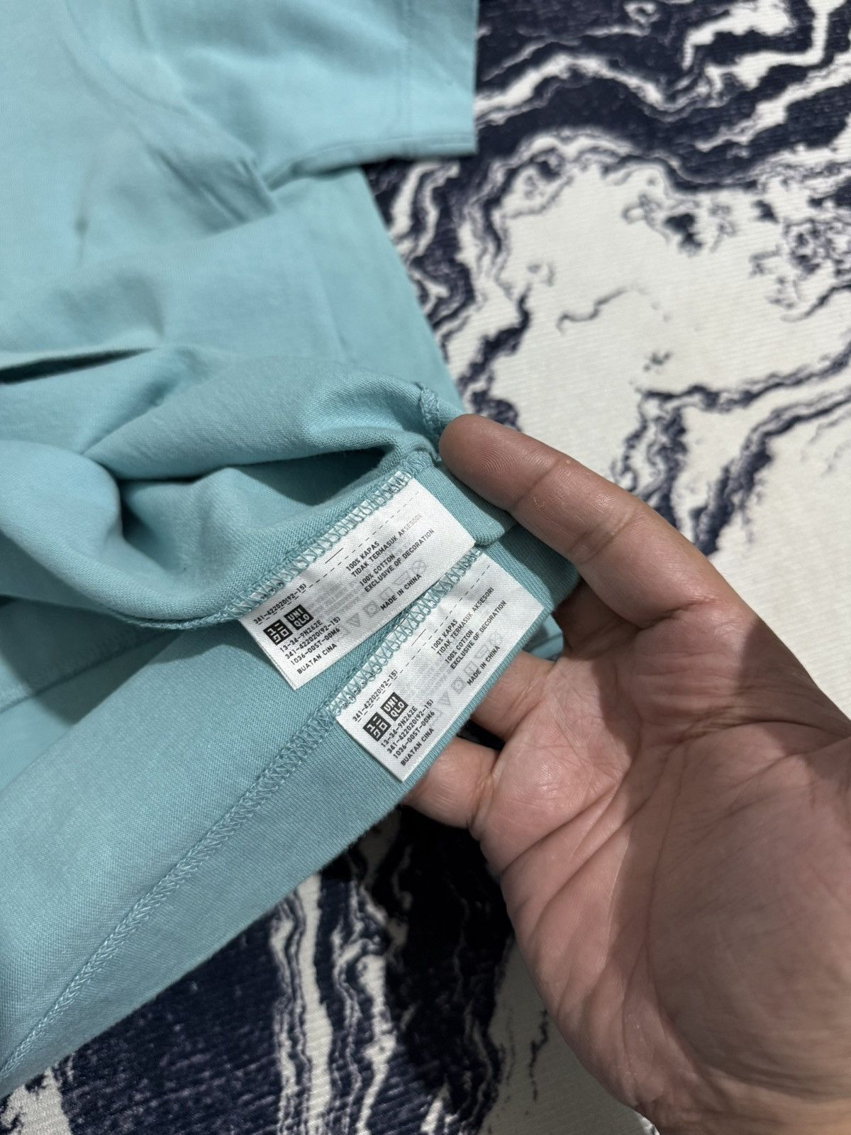 Kaws Uniqlo x kaws t shirt Size US S / EU 44-46 / 1 - 16 Thumbnail
