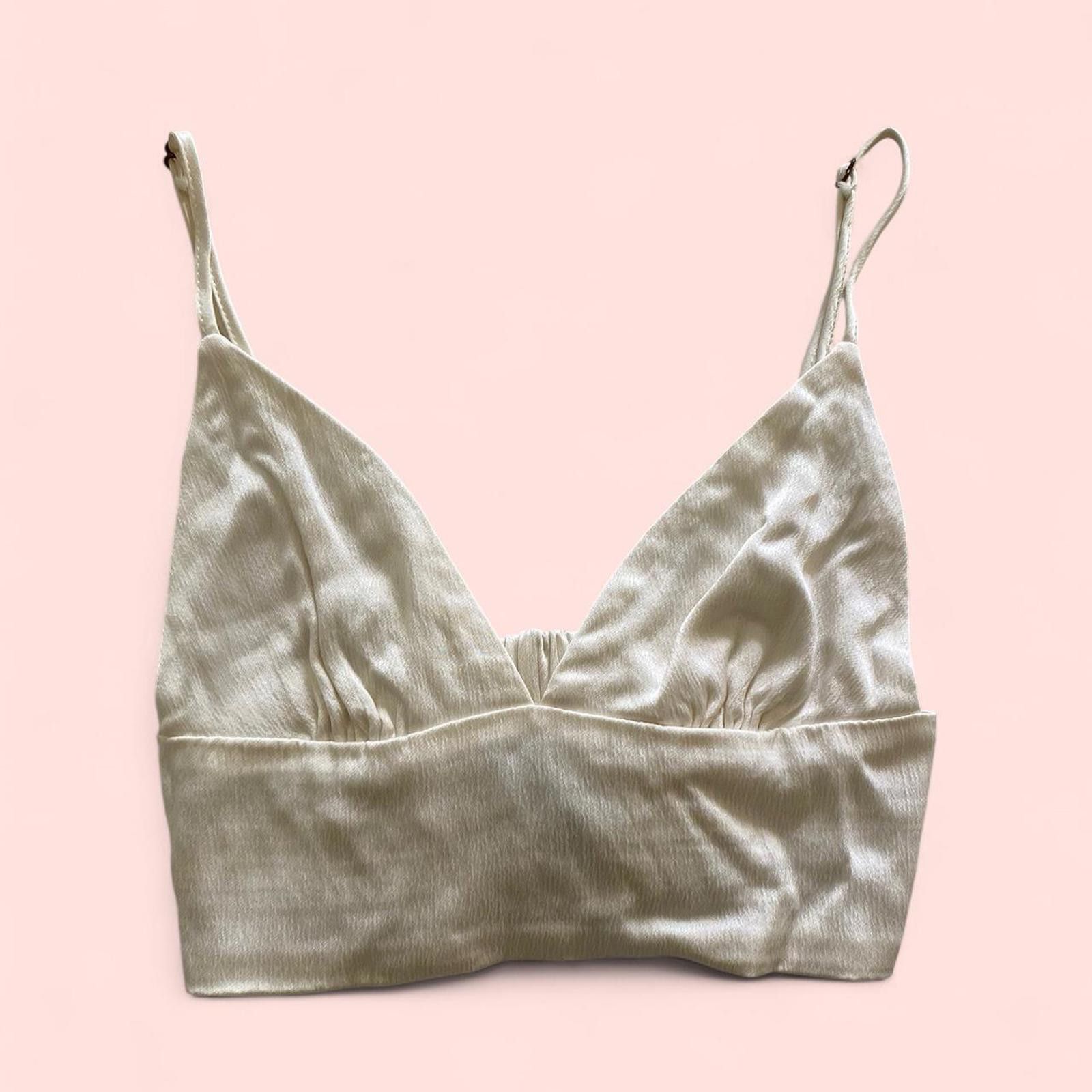 Zara Cream Zara crop top - perfect for summer fits Size XS / US 0-2 / IT 36-38 - 1 Thumbnail
