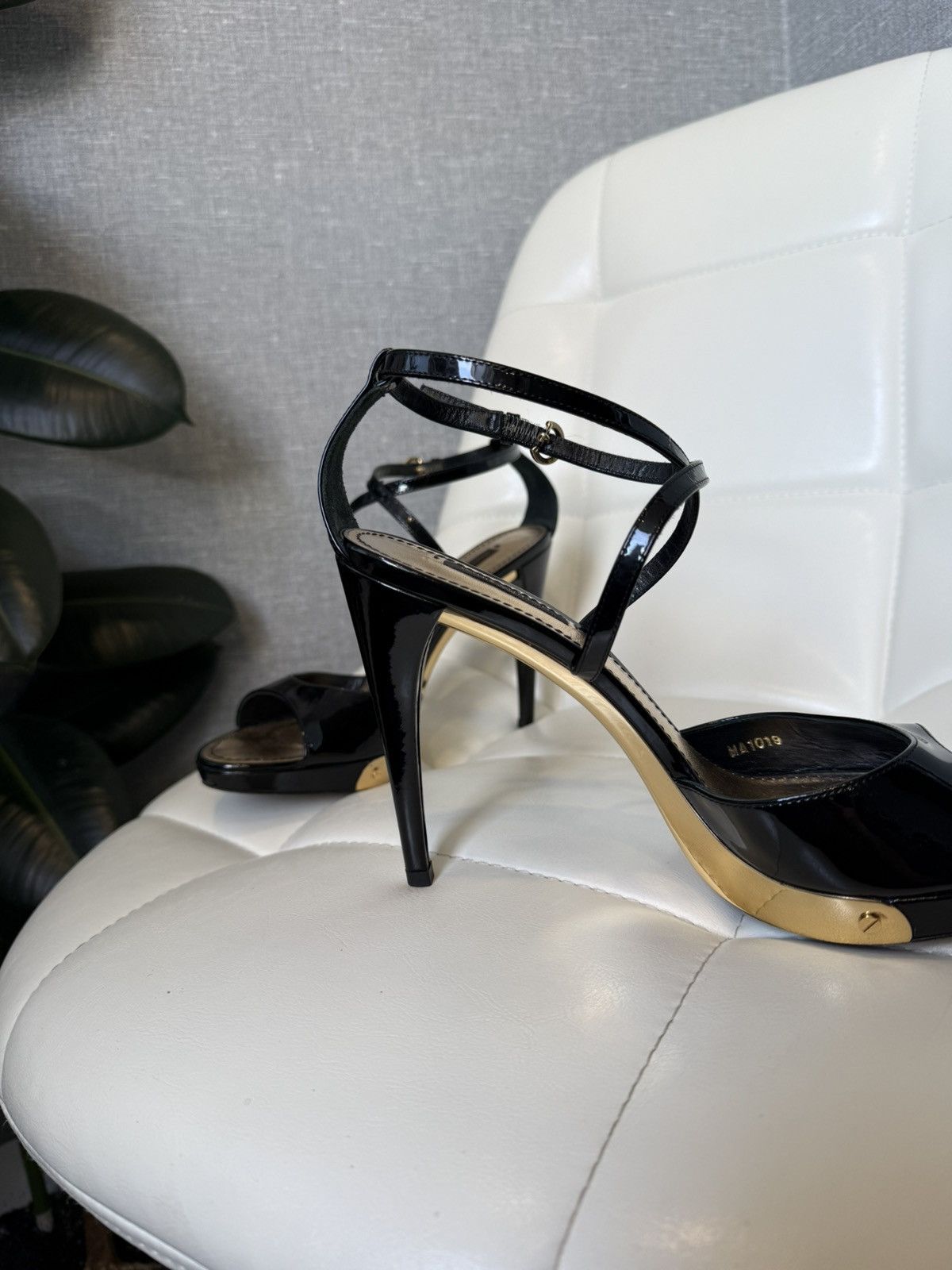 Louis Vuitton Louis Vuitton Black Patent Leather Strappy High Heel Sandals Size US 9 / IT 39 - 9 Thumbnail