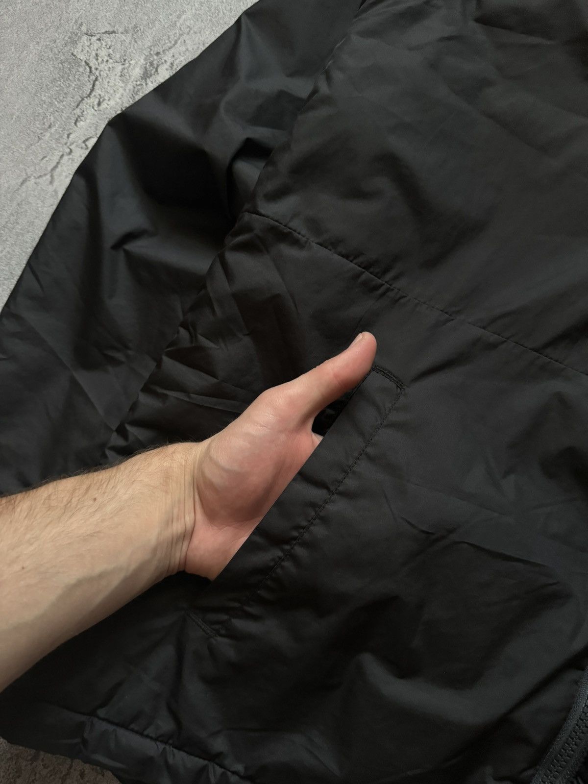 Helly Hansen Helly Hansen XL black zip jacket bomber primaloft lining Size US XL / EU 56 / 4 - 10 Thumbnail