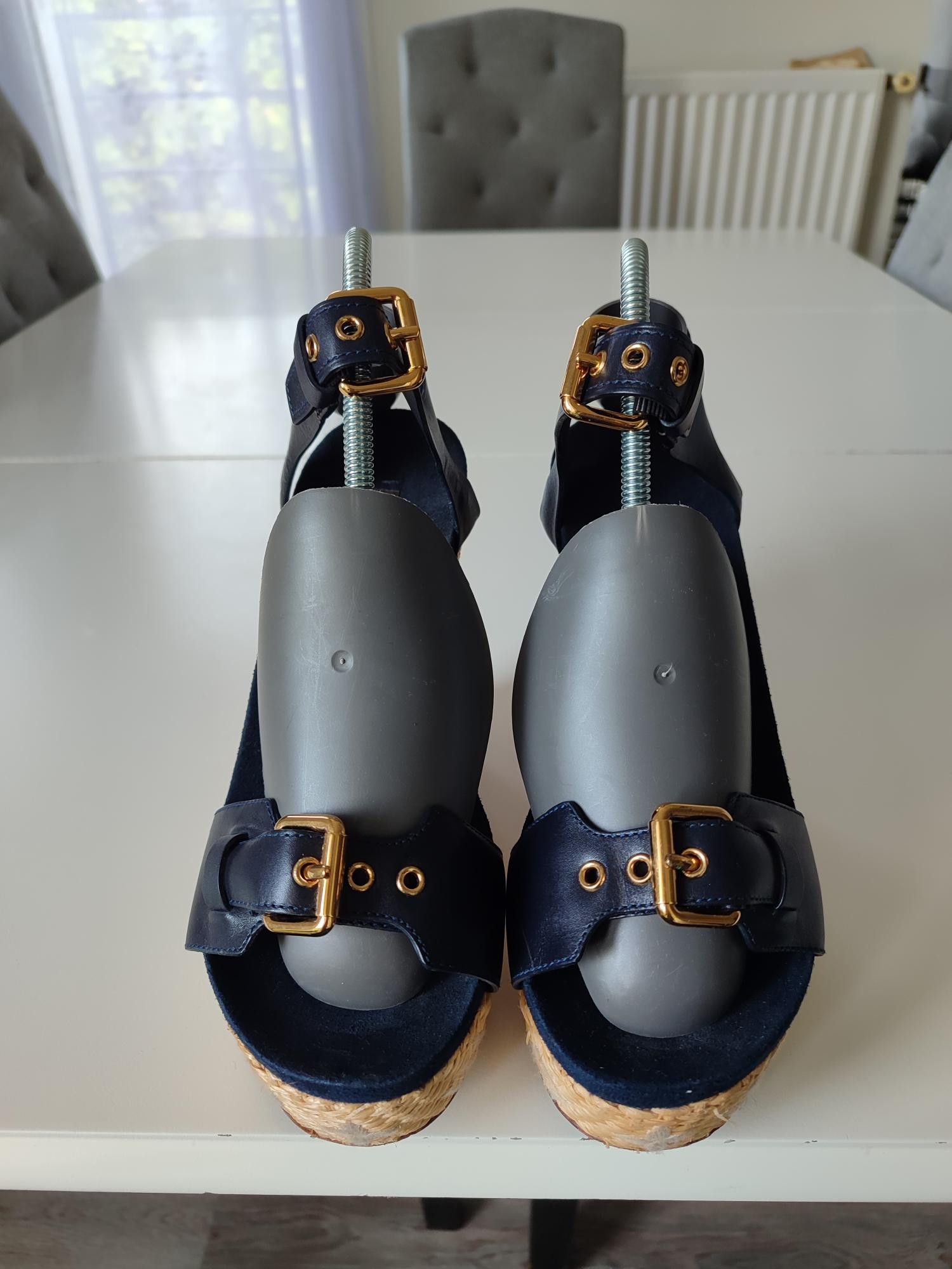 Louis Vuitton SANDALES COMPENSEES LOUIS VUITTON WEDGE Size US 7 / IT 37 - 4 Thumbnail