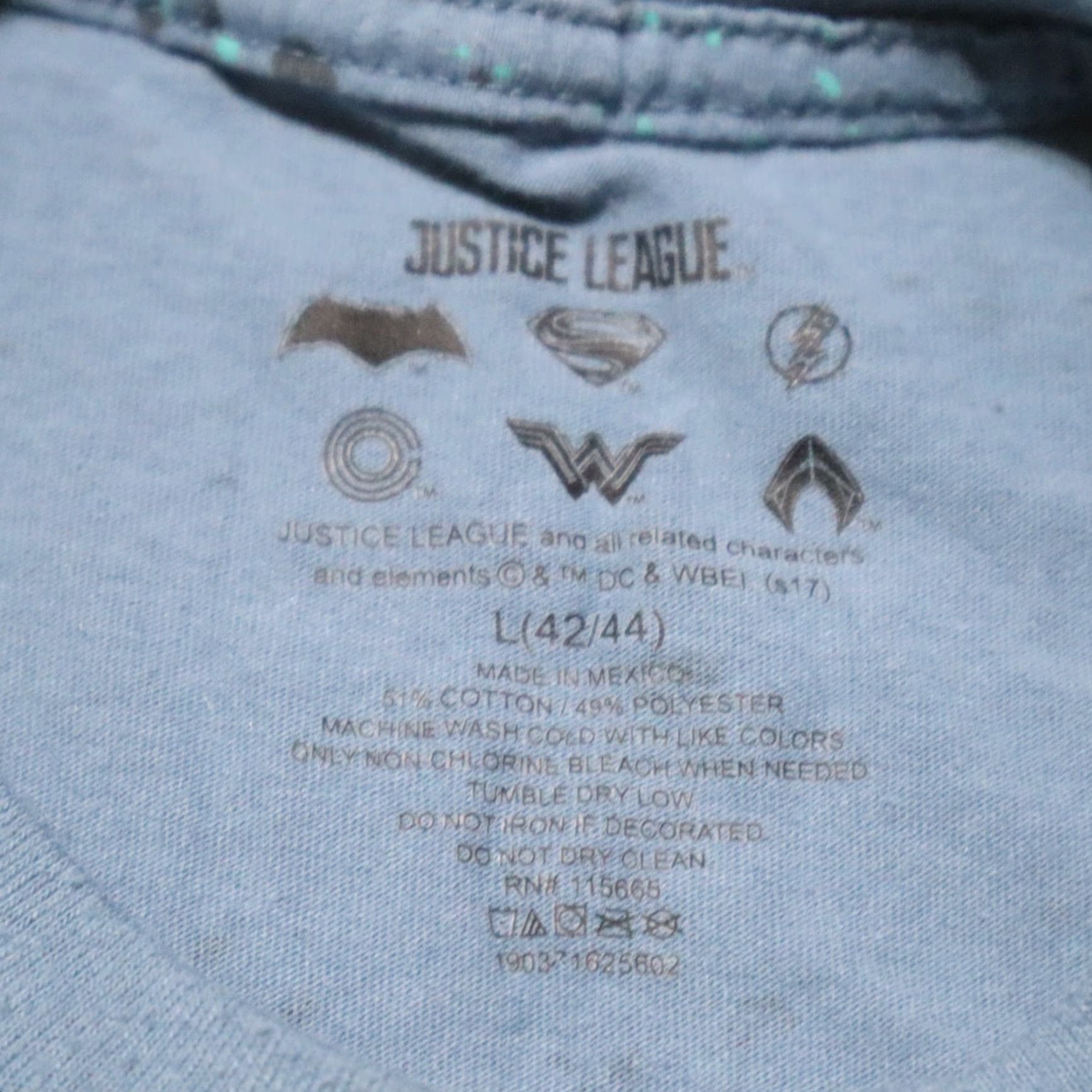 Vintage Merchoid Justice League Batman Blue Short Sleeve Tee T-Shirt Adult L Shirt Mens Batman DC Comics 90s? Size US L / EU 52-54 / 3 - 3 Thumbnail
