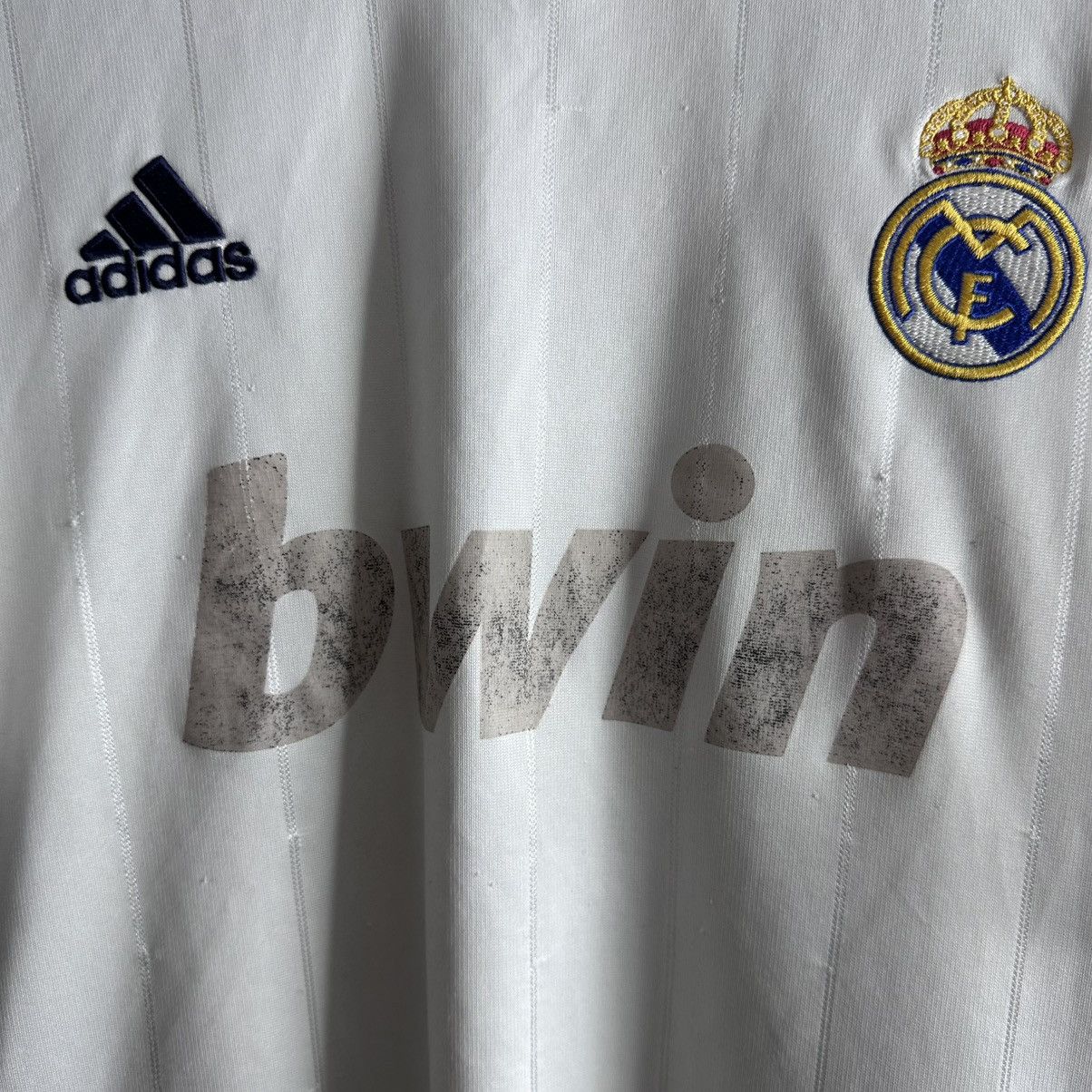 Adidas × Vintage Jersey Adidas Vintage Real Madrid Home 2012 Size US XL / EU 56 / 4 - 5 Thumbnail