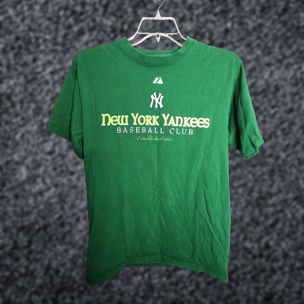 Vintage Mens M New York Yankees Green Shamrock St Patricks Day T Shirt Distressed Size US M / EU 48-50 / 2 - 1 Thumbnail