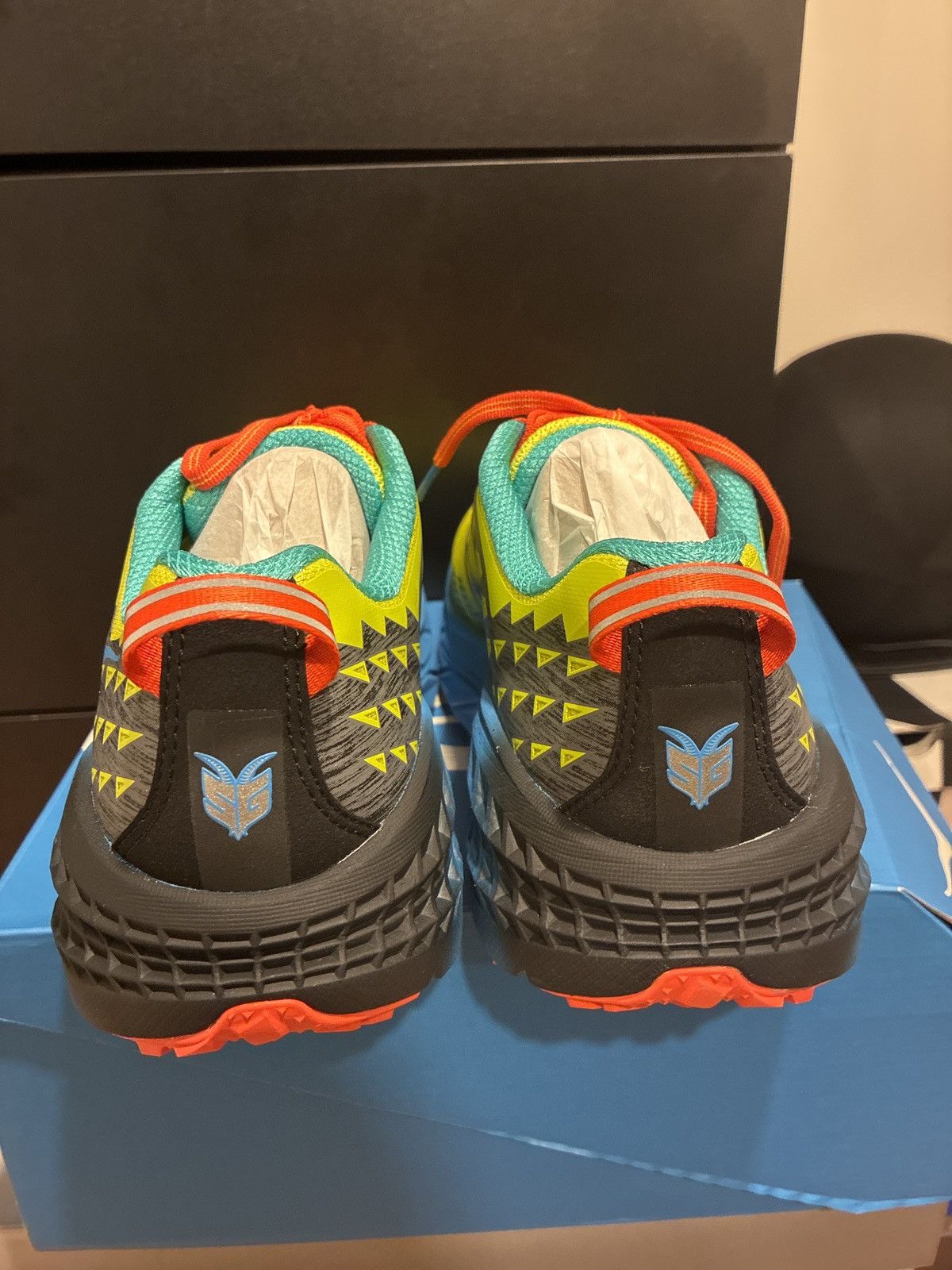 Hoka Hoka speedgoat Size US 10.5 / EU 43-44 - 2 Thumbnail