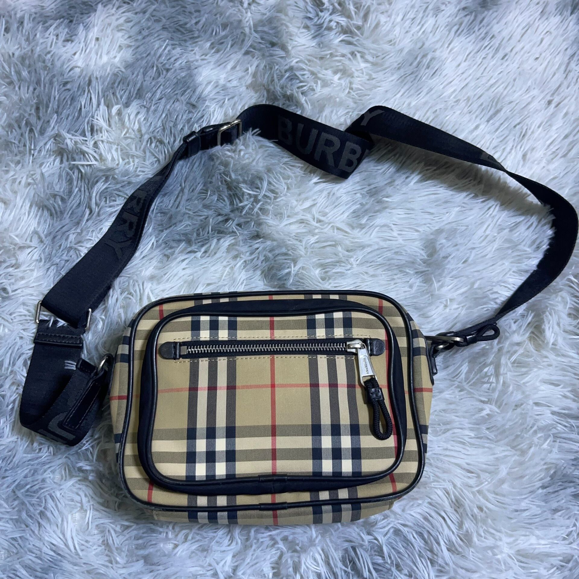 Burberry Burberry Vintage Check Calf Leather Camera Bag Size ONE SIZE - 1 Thumbnail
