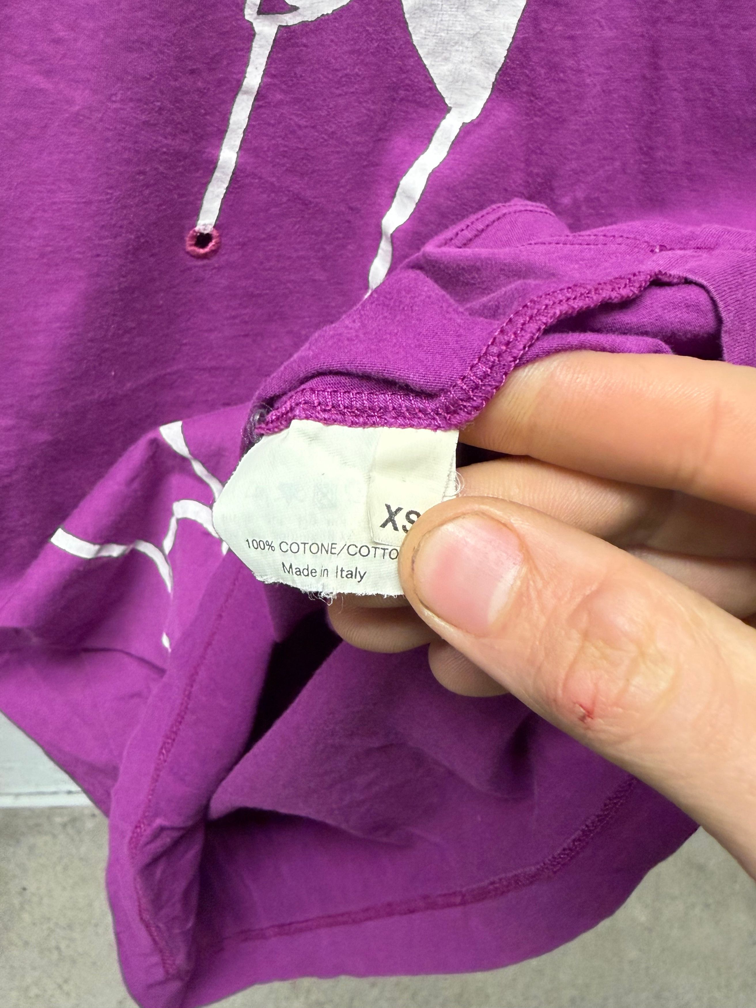Saint Laurent Paris 2000s Yves Saint Laurent Rive Gauche ‘Safety Pin’ Purple Graphic T-Shirt Size XS / US 0-2 / IT 36-38 - 5 Thumbnail