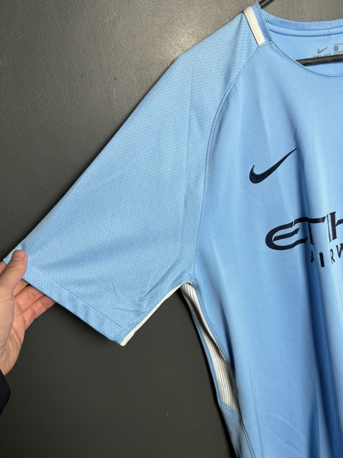 Nike Manchester City 17/18 Home Football Jersey Size US XL / EU 56 / 4 - 4 Thumbnail