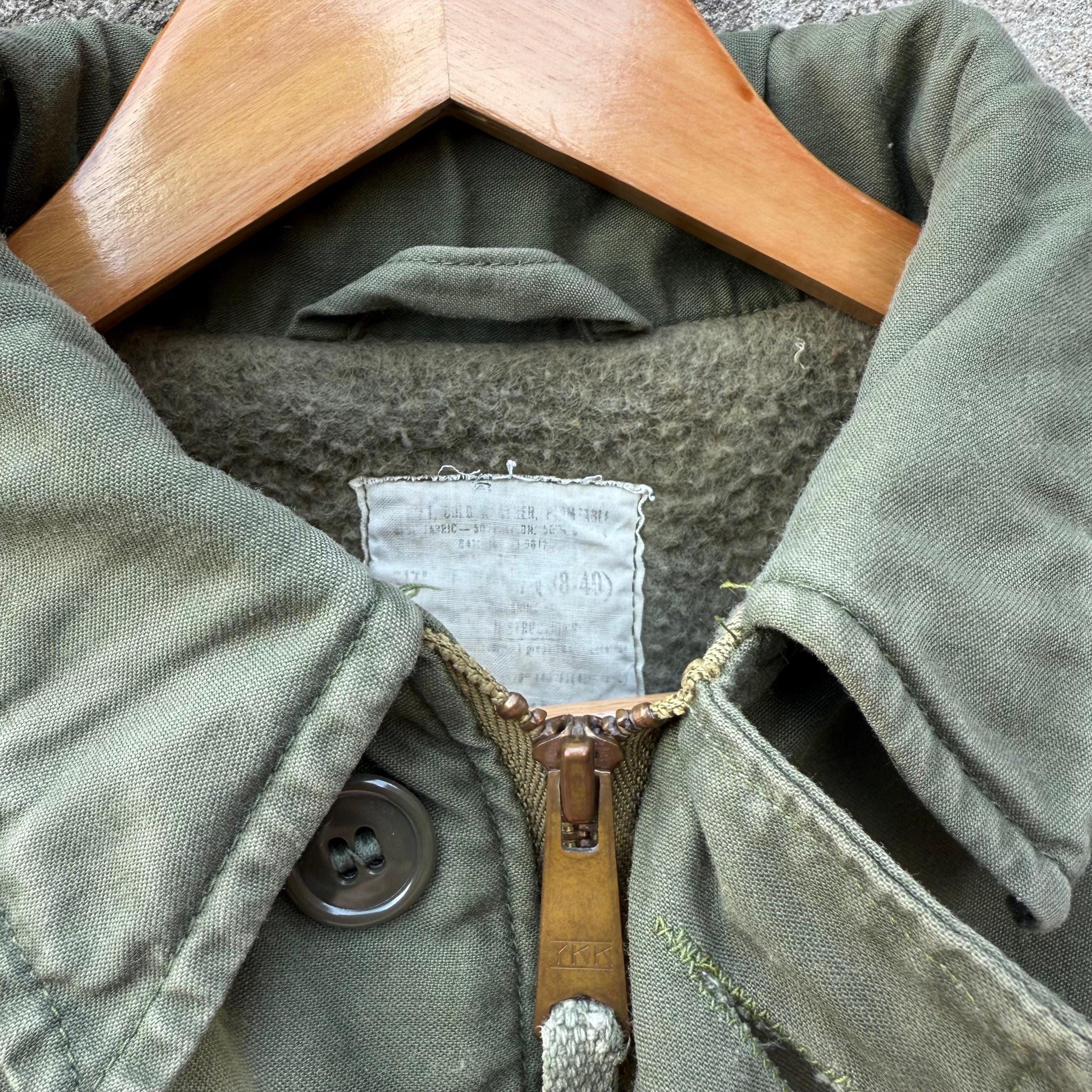 Vintage 70's US Military Stenciled Olive Green A-2 Deck Jacket Size US M / EU 48-50 / 2 - 3 Thumbnail