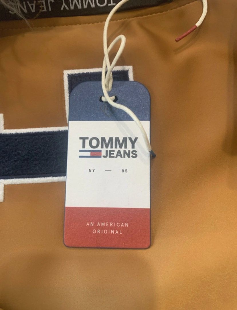 Tommy Jeans NWT Tommy Jeans Varsity Bomber Jacket Fur Collar Camel Size US XS / EU 42 / 0 - 15 Thumbnail