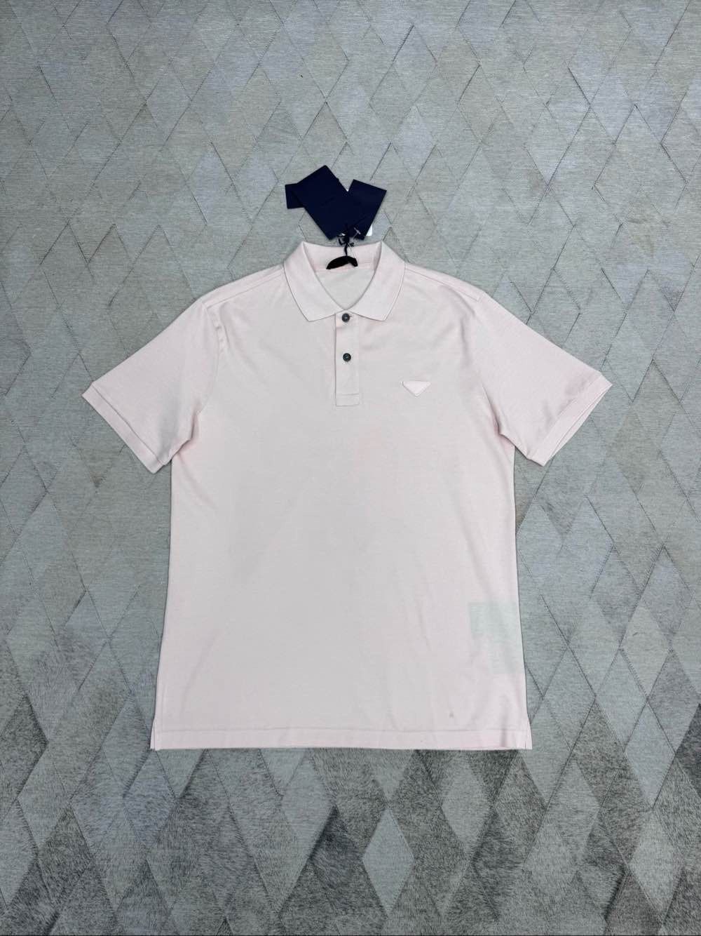 Prada Prada Logo Patch Polo Shirt Size L Size US L / EU 52-54 / 3 - 1 Thumbnail