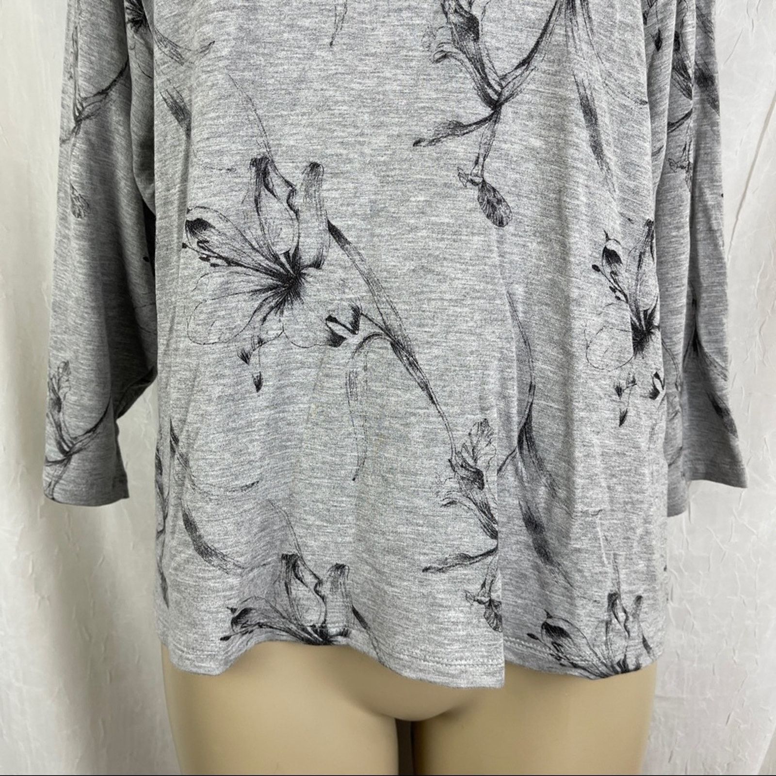 Forever 21 Forever 21 Heather Grey Floral Slouch Dolman Sleeve Shirt XS Size XS / US 0-2 / IT 36-38 - 3 Thumbnail