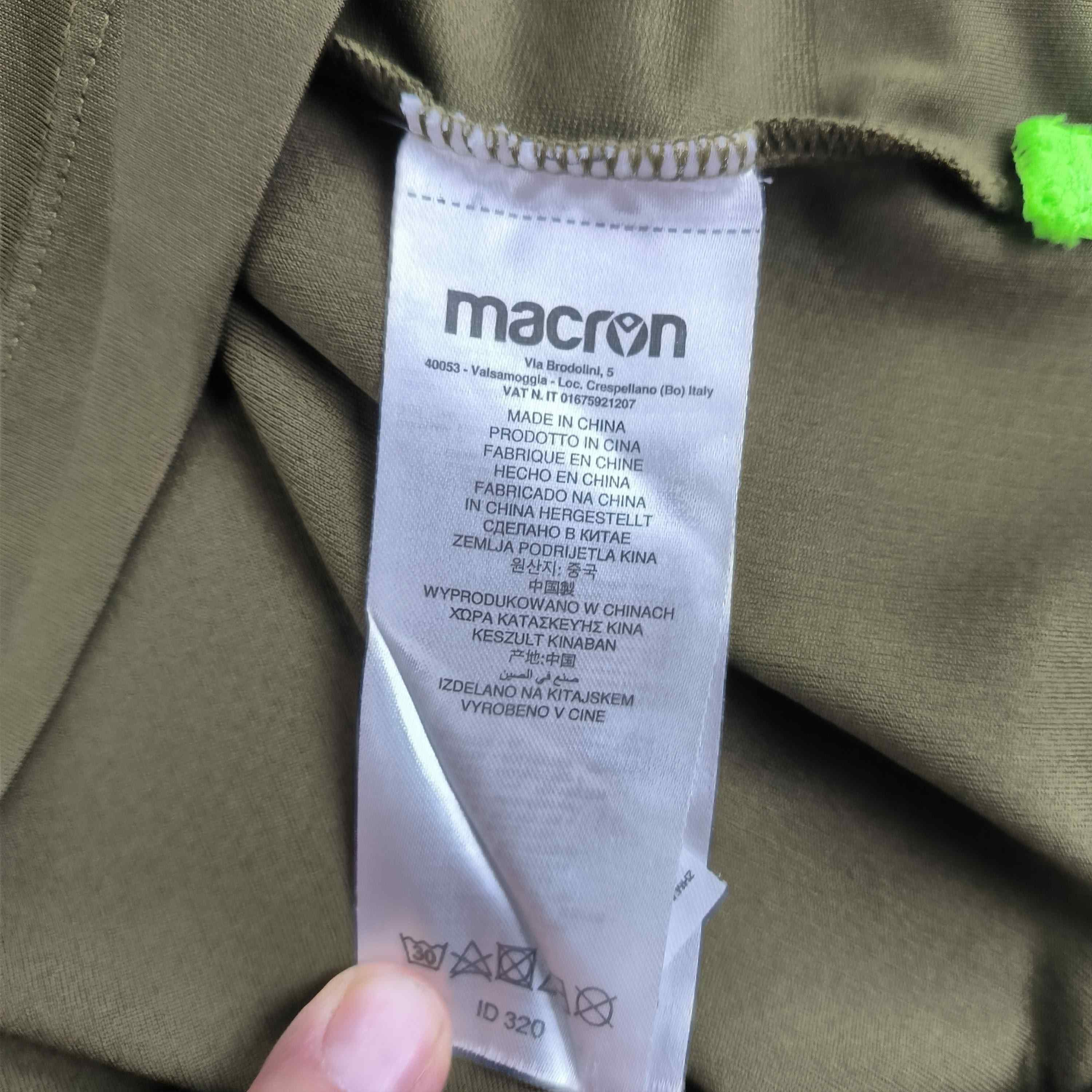 Macron FC Thun 2020-21 Macron away #19 football jersey size L Size US L / EU 52-54 / 3 - 7 Thumbnail