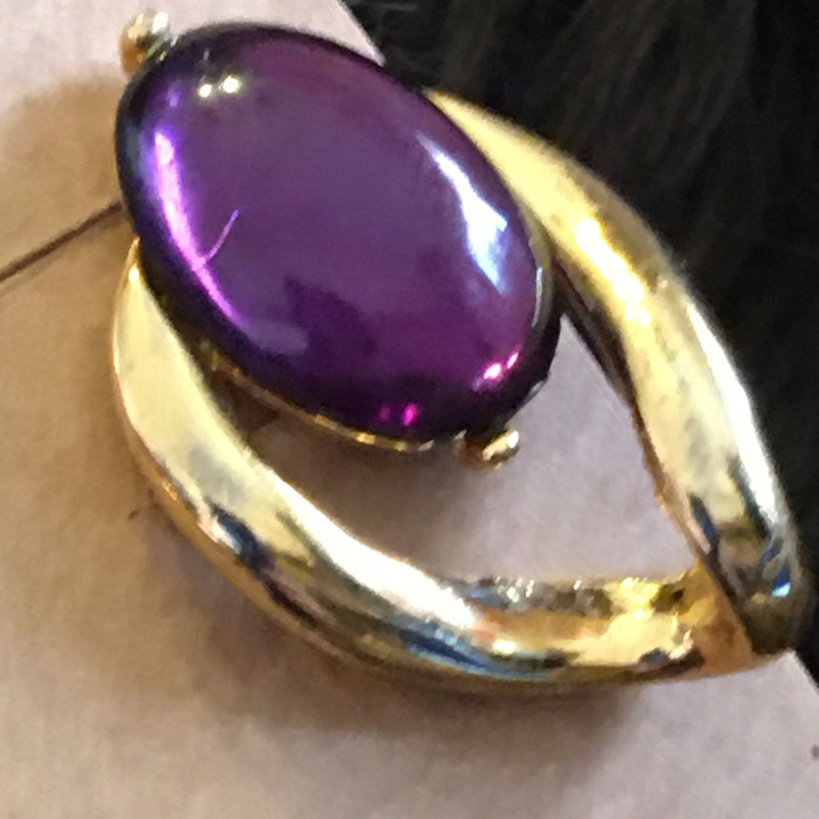 Vintage Vintage purple glass cabochon gold tone earrings Size ONE SIZE - 6 Thumbnail