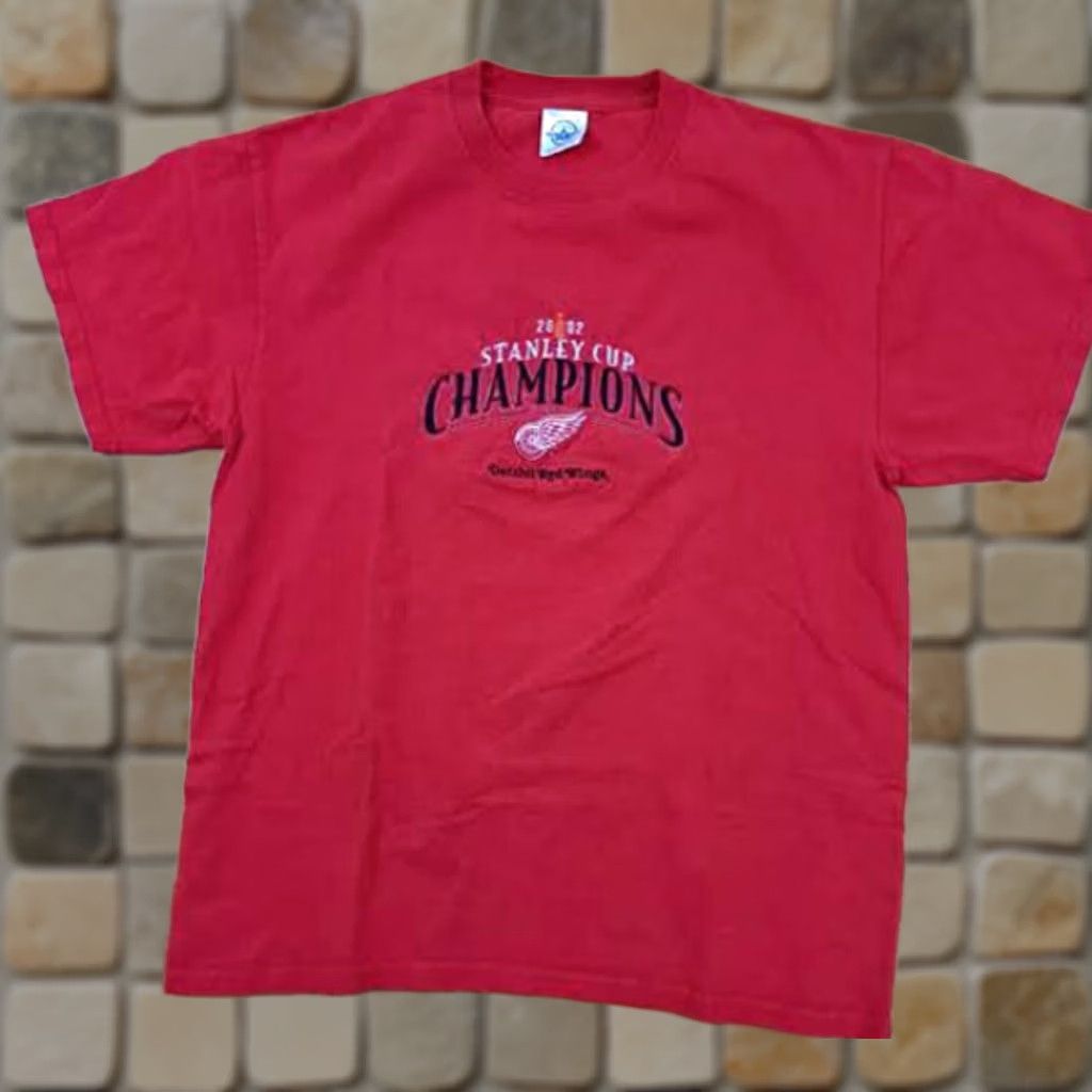 Vintage VINTAGE Detroit Red Wings T-Shirt Large L Red Embroidered 2002 Stanley Cup Champions Mens Size US L / EU 52-54 / 3 - 1 Thumbnail