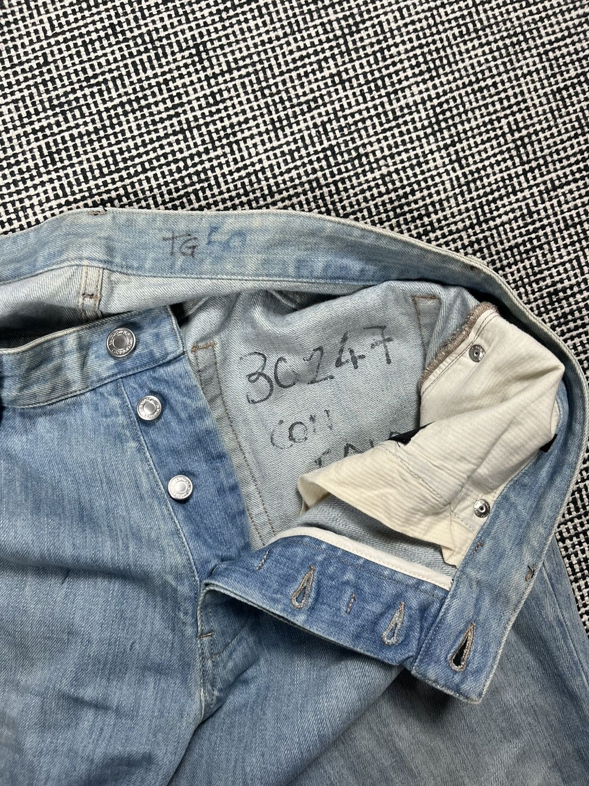 Viktor & Rolf Viktor & Rolf designer distressed washed slim jeans Size US 34 / EU 50 - 5 Thumbnail