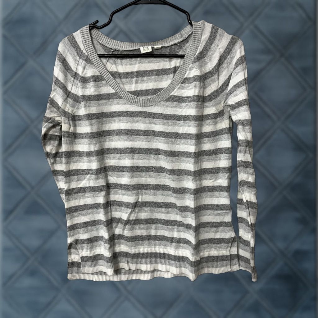 Gap Gap Shirt Womens Small Long Sleeve Striped PullOver Scooped Neck Cotton Knit Gray White - Regular Fit, Basic T-Shirt, Gap Brand, Ladies Size S / US 4 / IT 40 - 1 Thumbnail