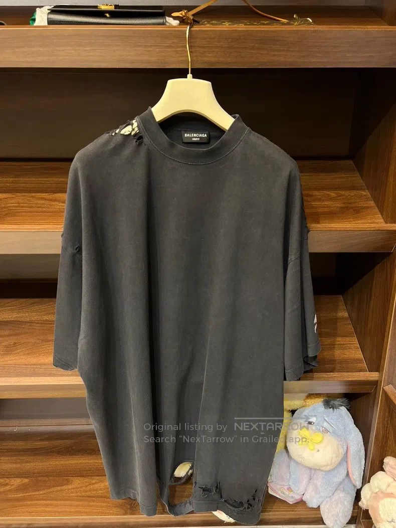 Balenciaga Balenciaga Ripped Distressed Short Sleeve Size US L / EU 52-54 / 3 - 1 Thumbnail