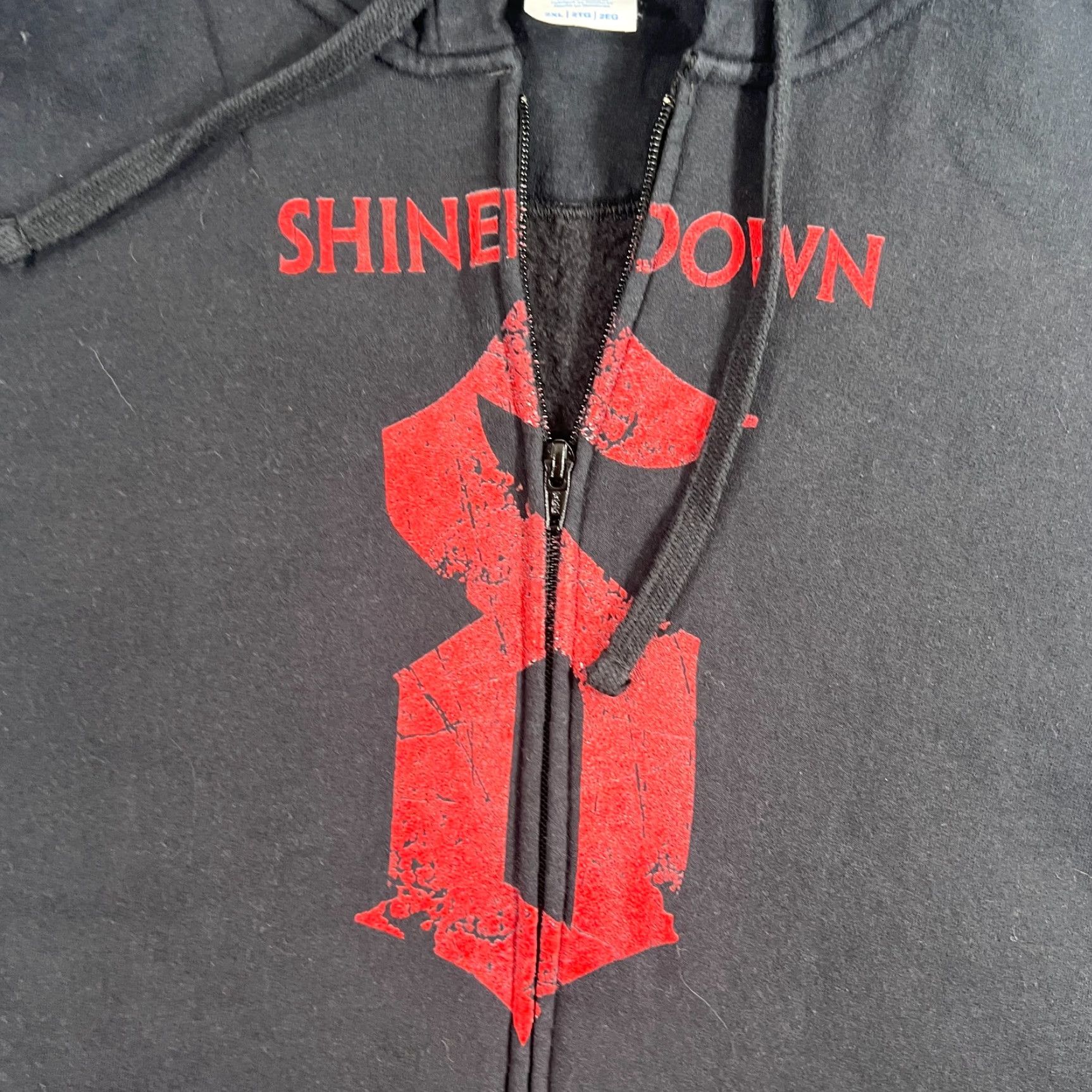 Vintage VINTAGE Shinedown Hoodie Full Zip 2XL Men Black Cotton Logo Patches Pockets Retro Rock Size US XXL / EU 58 / 5 - 3 Thumbnail
