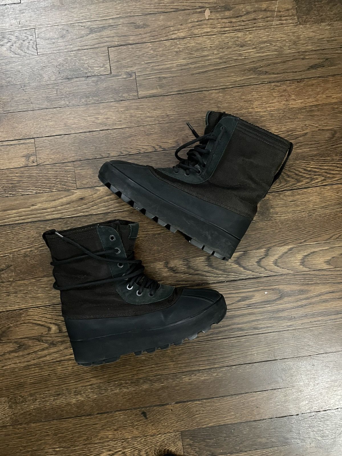 Adidas yeezy 2024 950 duckboot midi