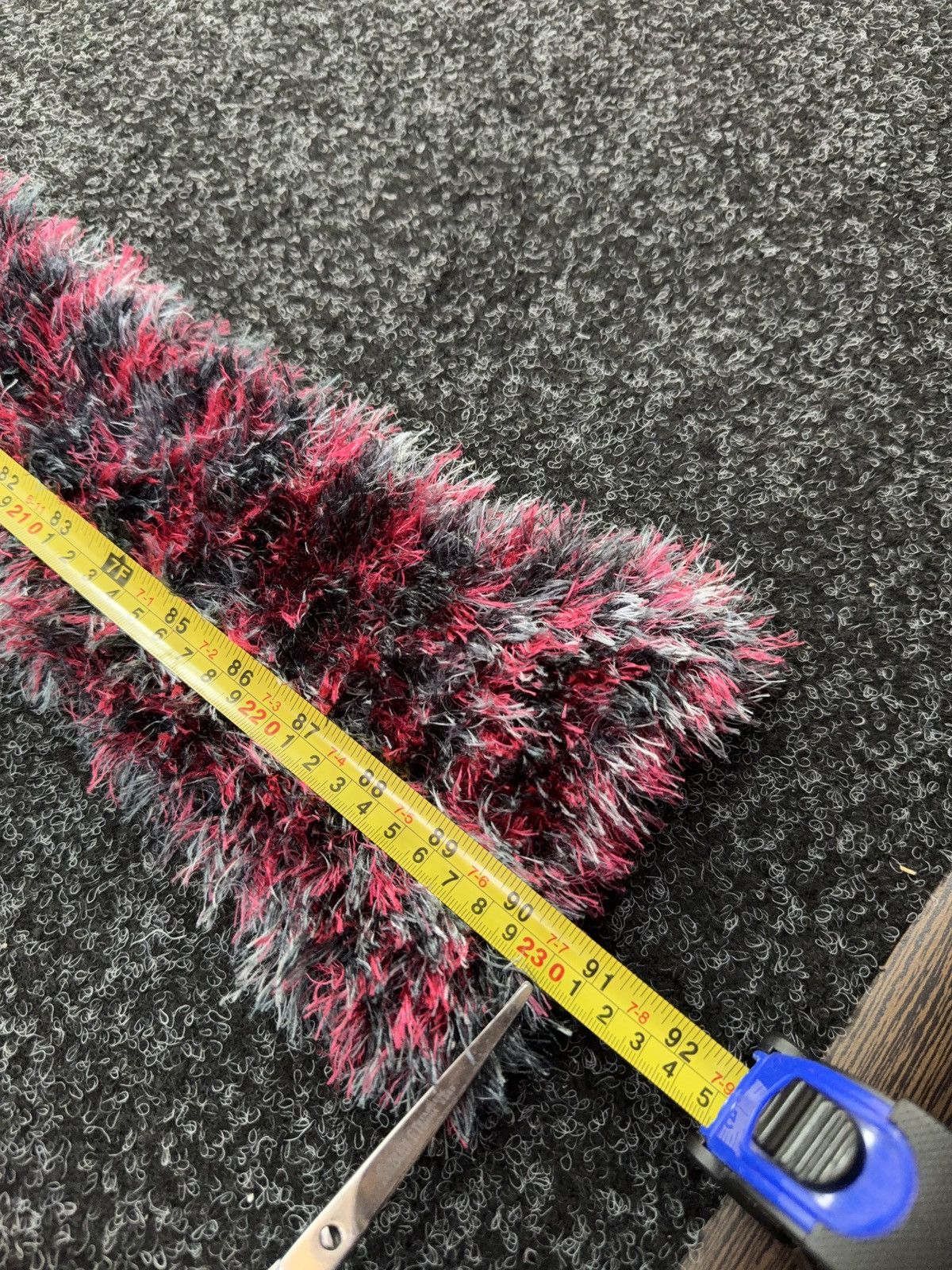 Japanese Brand 00s Archive Japanese Y2K Fuzzy Shaggy Scarf Anime Kawaii Size ONE SIZE - 7 Thumbnail
