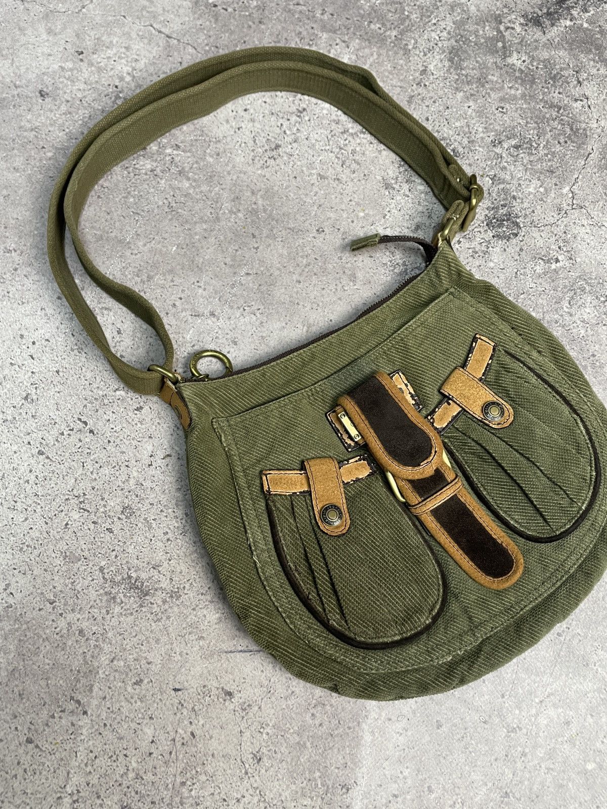 Vintage Vintage Y2K Calvin Klein Velvet Shoulder Bag Size ONE SIZE - 13 Thumbnail