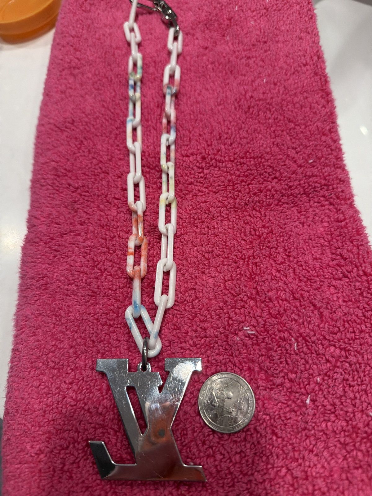 Louis Vuitton Louis Vuitton Ceramic Necklace with Large Pendant Size ONE SIZE - 2 Thumbnail