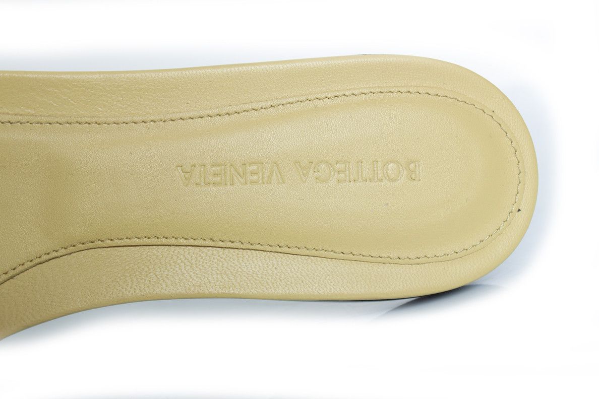 Bottega Veneta Bottega Veneta, yellow leather lido sandals Size US 11 / IT 41 - 9 Thumbnail