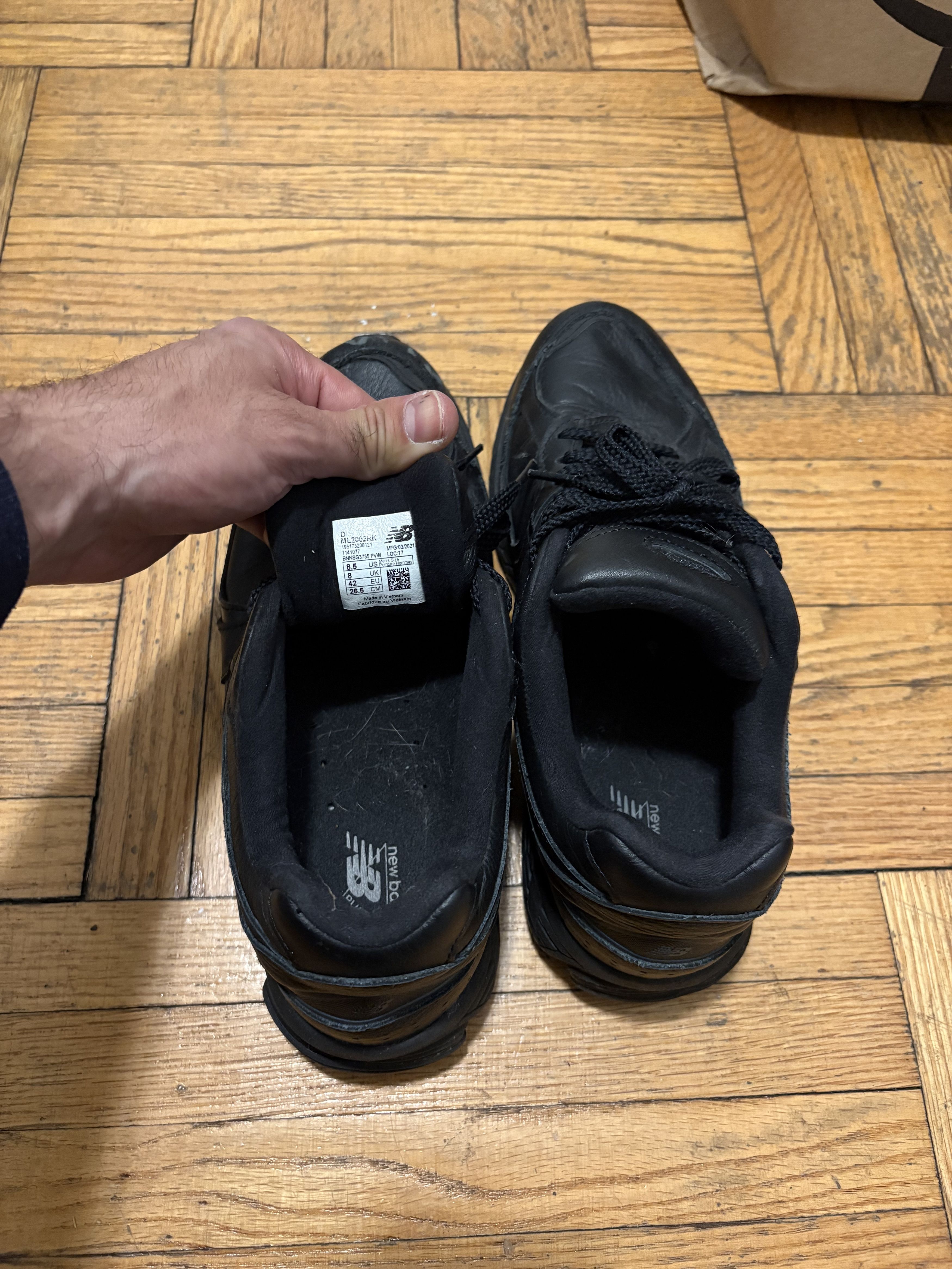 New Balance New Balance 2002R Sneakers Black Size US 8.5 / EU 41-42 - 7 Thumbnail