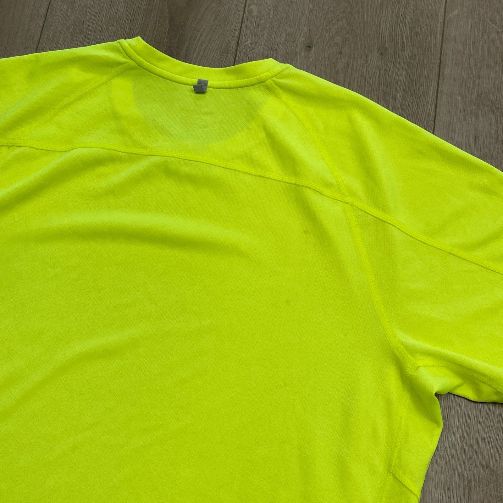 Nike Nike Running Miler Dri Fit Lime Green High Visibility Tee L Size US L / EU 52-54 / 3 - 2 Thumbnail