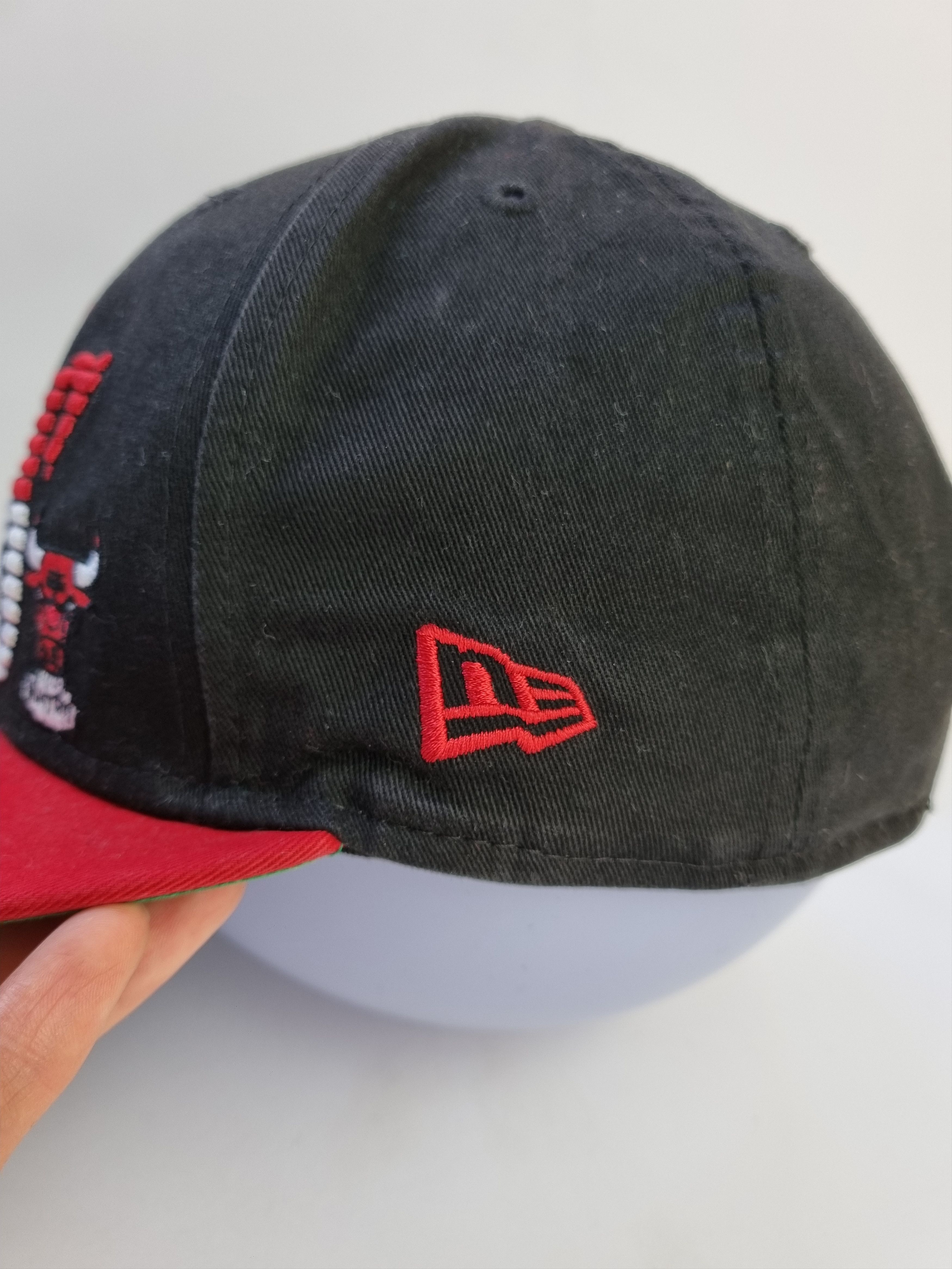 NBA × Vintage Spellout Big Logo Chicago Bulls Vintage Rare Cap Size ONE SIZE - 6 Thumbnail