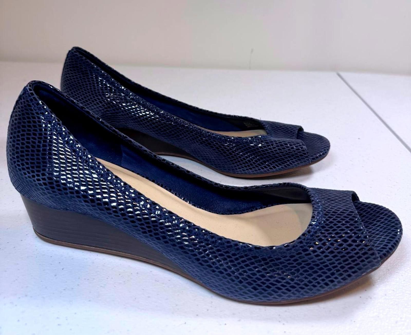 Cole Haan Cole Haan Navy Blue Peep-Toe Wedge Heels Size US 10 / IT 40 - 3 Thumbnail