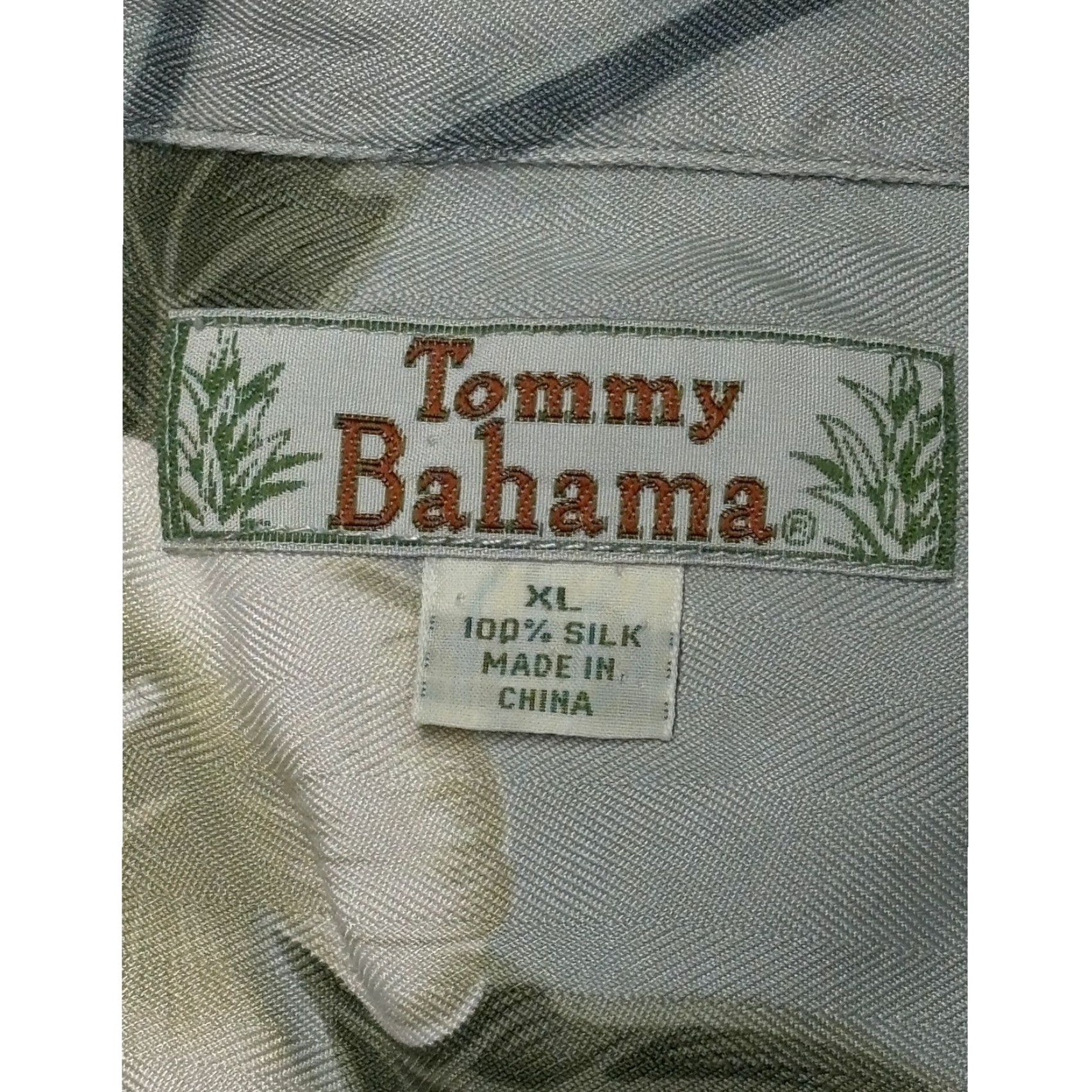 Tommy Bahama Tommy Bahama Silk Aloha Hawaiian Shirt Men XL Floral Tropical Vacation Button-Down Short Sleeve Green Silk Floral Hawaiian 90s? Size US XL / EU 56 / 4 - 3 Thumbnail
