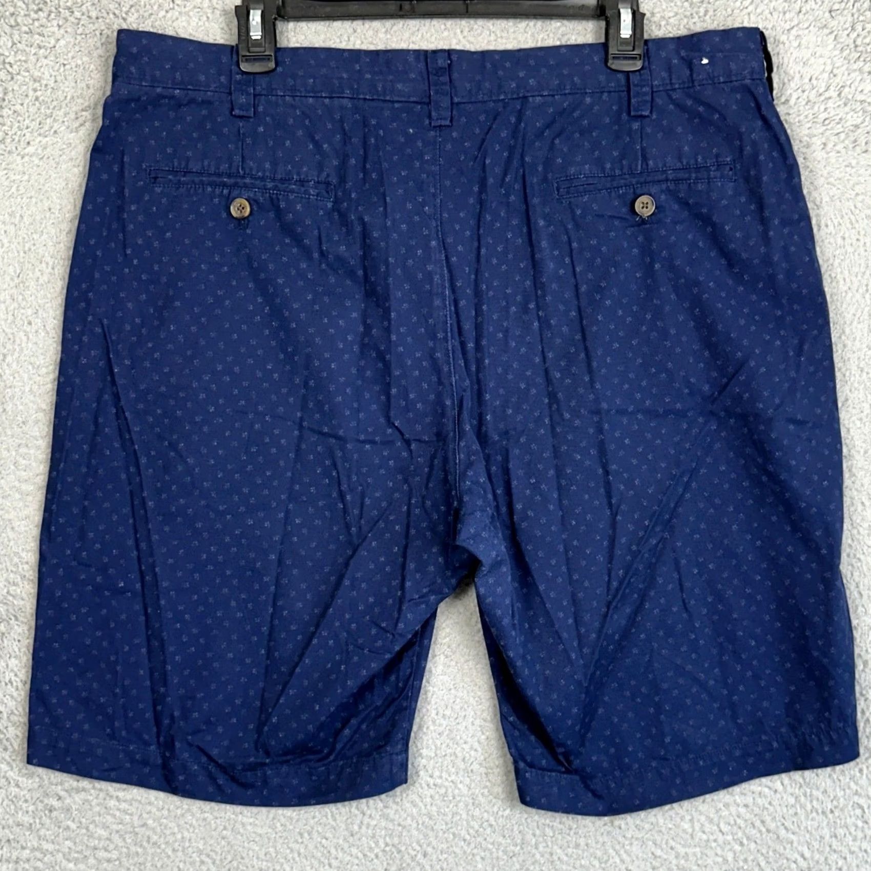 J.Crew J.Crew Shorts Mens 38 Navy Blue Chino Floral Flat Front Pocket Casual EUC Size US 38 / EU 54 - 2 Thumbnail