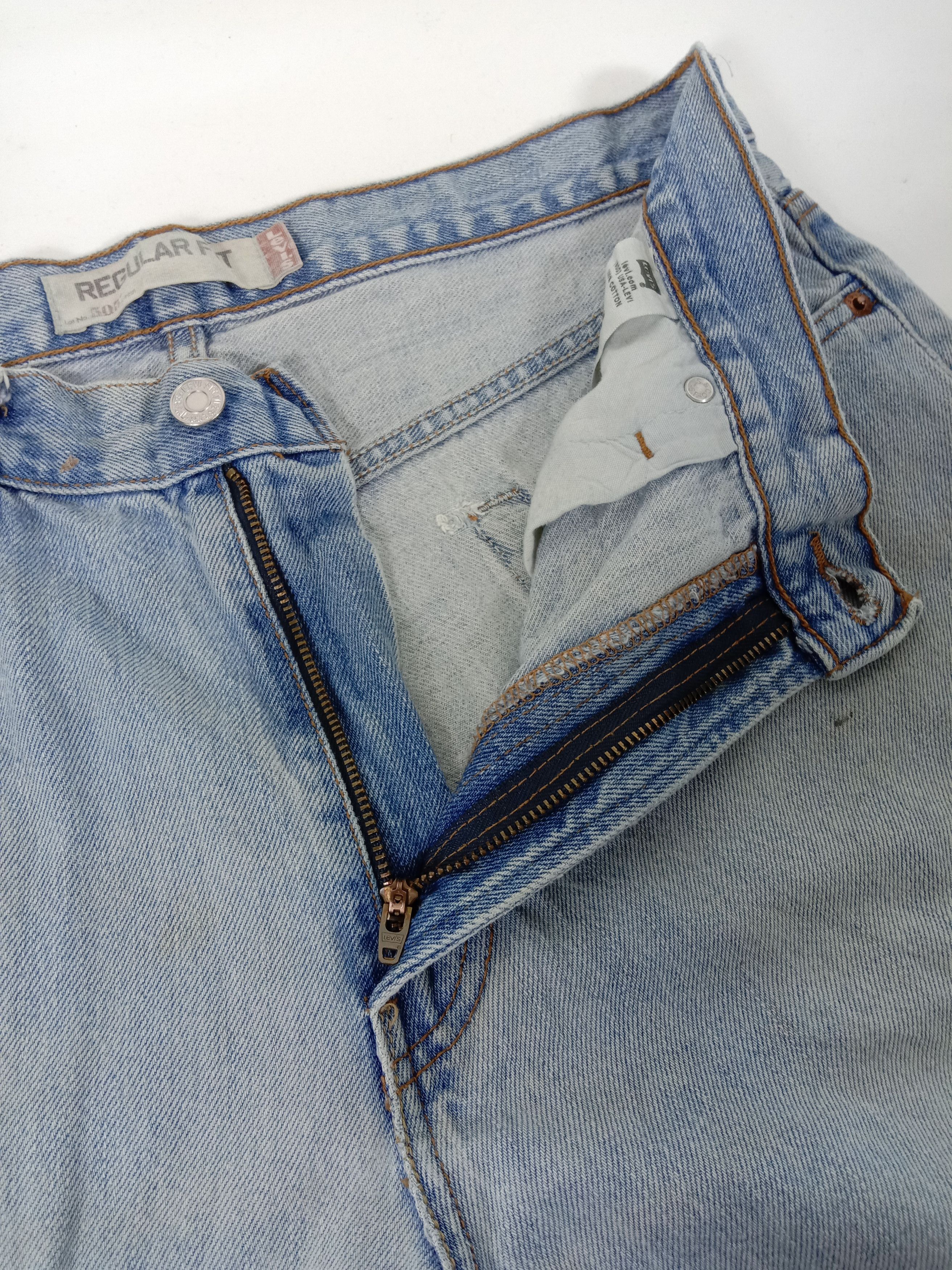 Levi's Vintage Levi's 505 Light Wash Jeans Regular Fit Denim Size US 33 - 9 Thumbnail