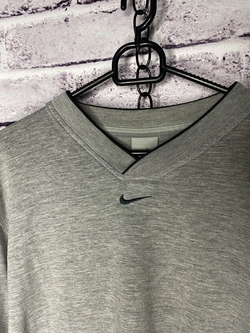 Nike MENS vintage Nike T-Shirt grey center logo size L Size US L / EU 52-54 / 3 - 3 Thumbnail
