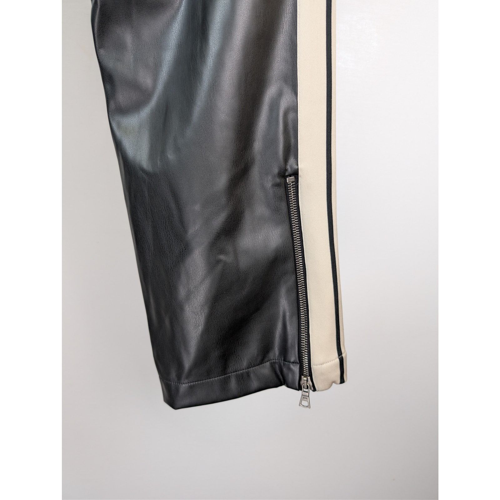 Palm Angels o1rshd1 Leather Effect Track Pants in Black / Off White Size US 32 / EU 48 - 15 Thumbnail
