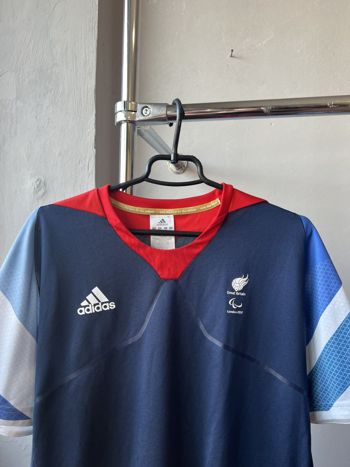 Adidas 2012 LONDON OLYMPIC GAMES GREAT BRITAIN TRAININGJERSEY SHIRT Size US L / EU 52-54 / 3 - 4 Thumbnail
