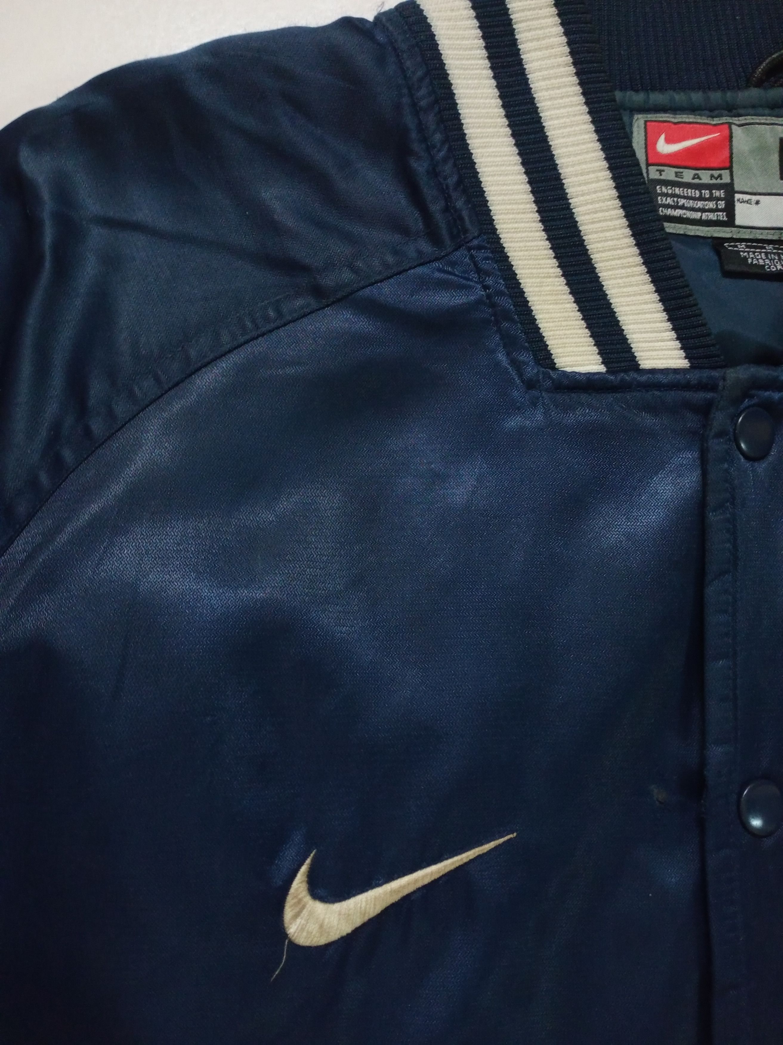Nike Vintage Nike New York Yankees Satin Varsity Jacket Size US L / EU 52-54 / 3 - 11 Thumbnail
