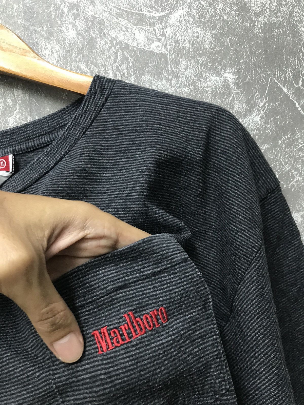 Marlboro × Marlboro Adventure Team × Vintage Vintage90s Marlboro Striped Single Stitch T-shirt Size US XL / EU 56 / 4 - 3 Thumbnail