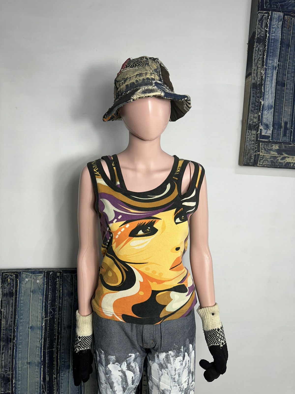 Yellow 96 Nice Design Faces And Barong Art Tops
