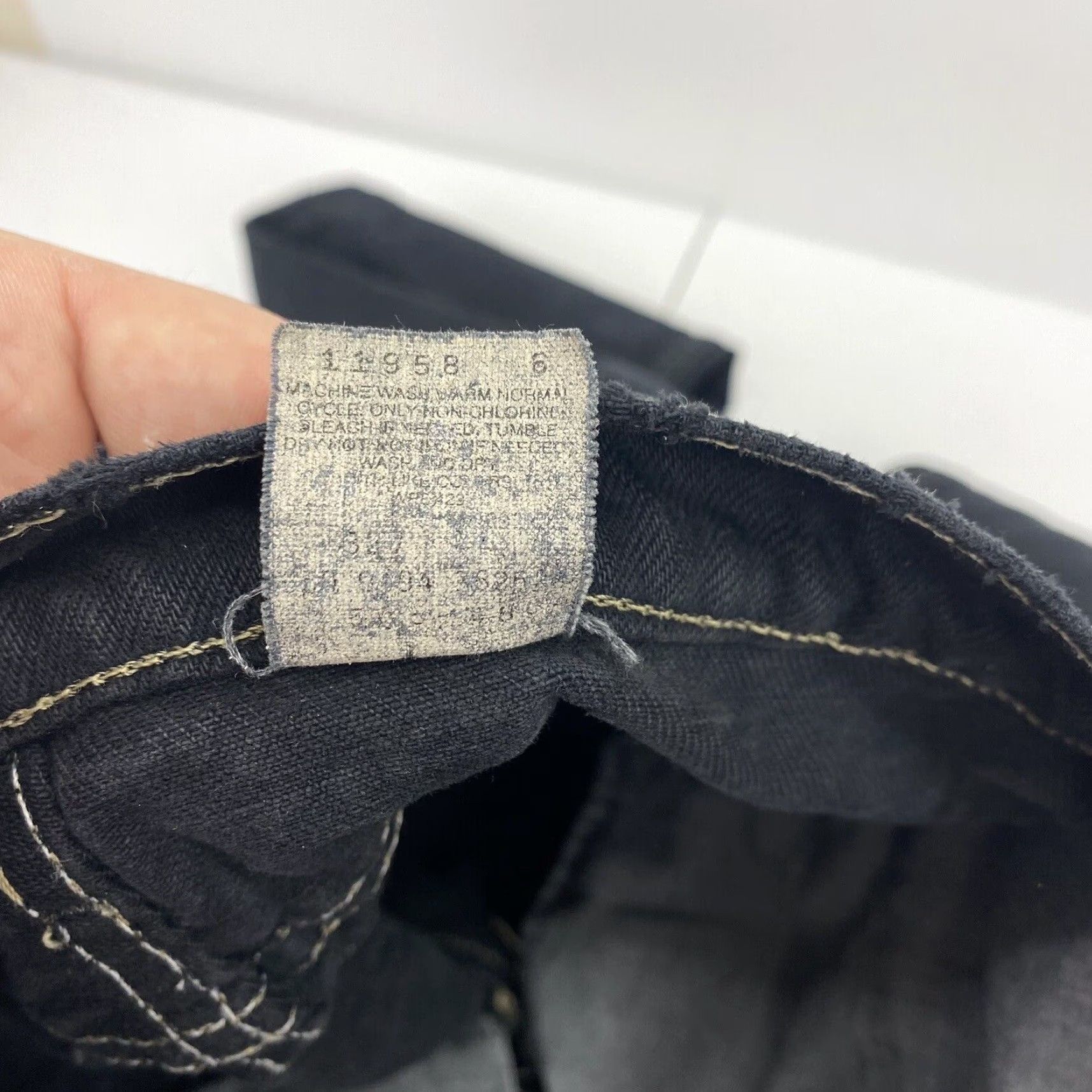 Levi's Vintage Levi’s 505 Black Jeans Regular Straight leg Overdyed 90's Dead stock Mens Jeans 32 Black 32 inseam 32 waist 32 5-Pocket Denim Cotton USA 90s Size US 32 / EU 48 - 5 Thumbnail