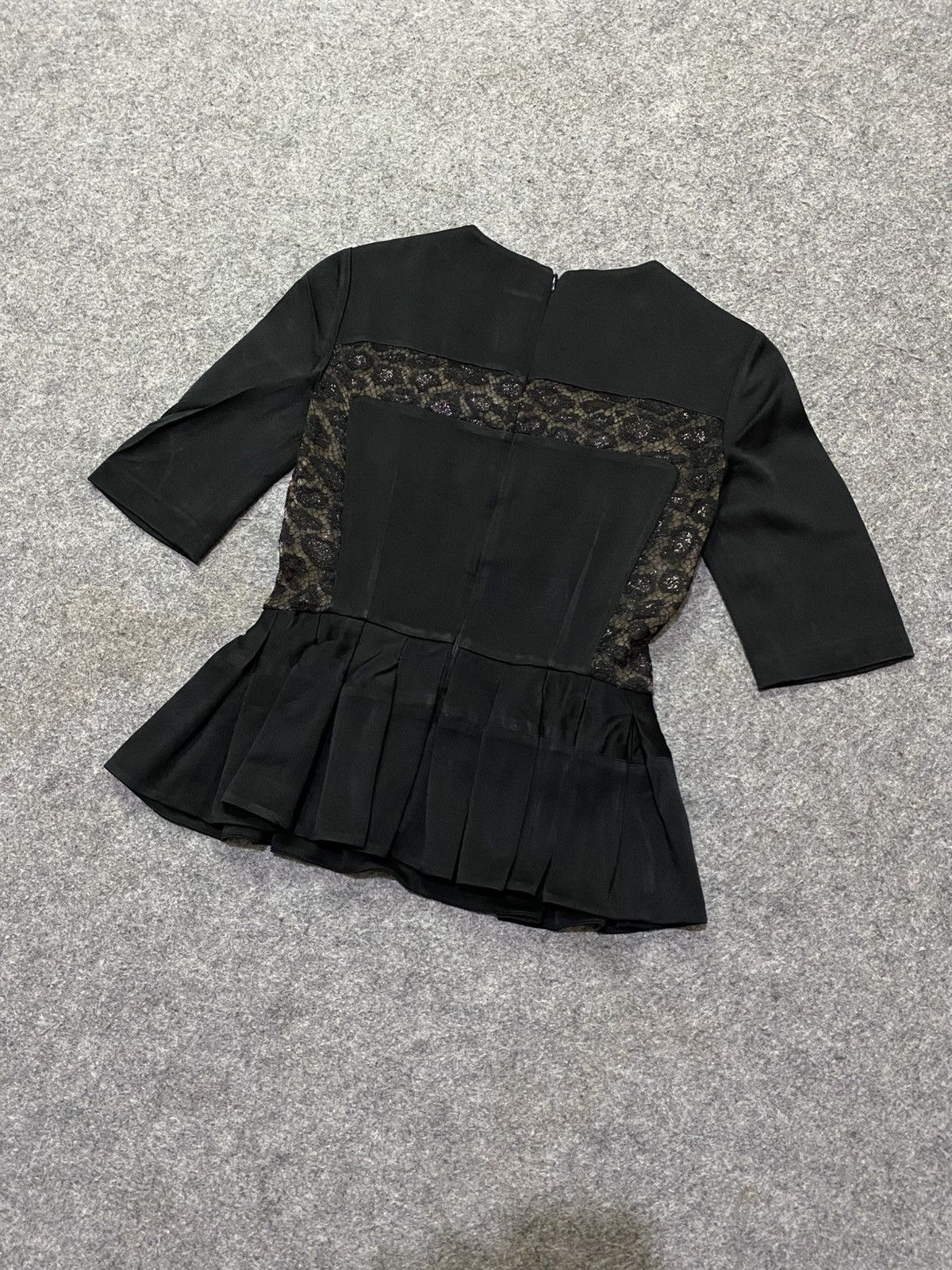 Alexander McQueen Alexander McQueen Black Lace Blouse Size XS / US 0-2 / IT 36-38 - 10 Thumbnail