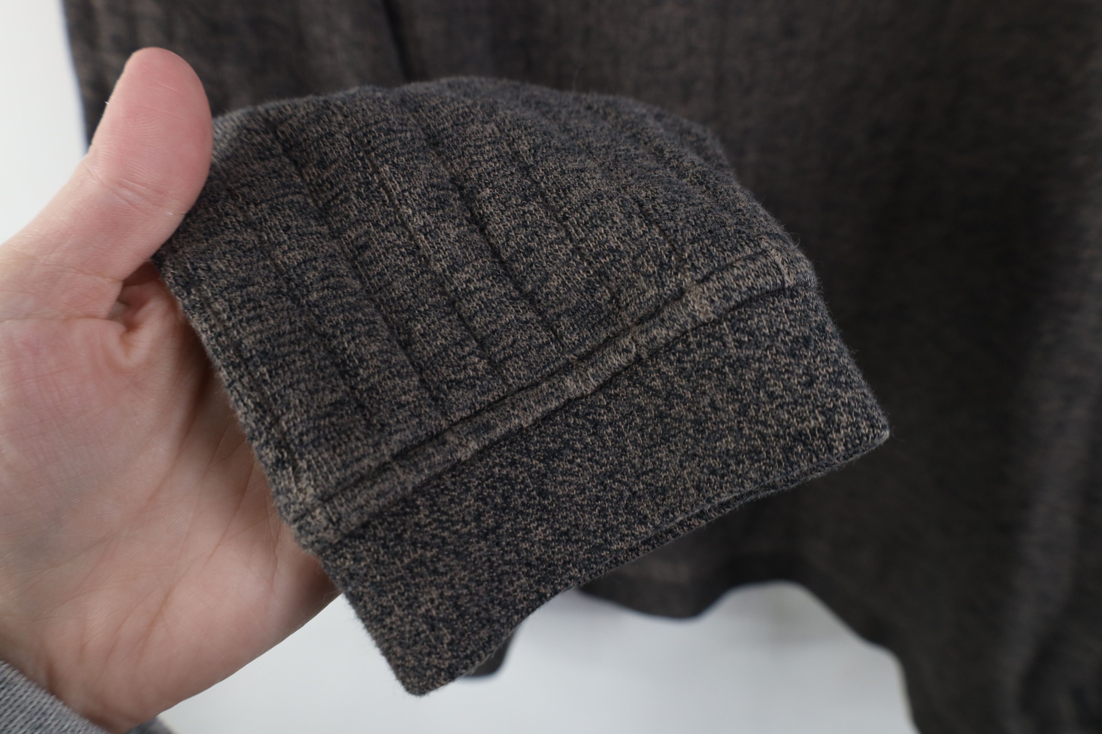Vintage Vintage 90s Perry Ellis Ribbed Knit V-Neck Sweater Brown Size US L / EU 52-54 / 3 - 7 Thumbnail